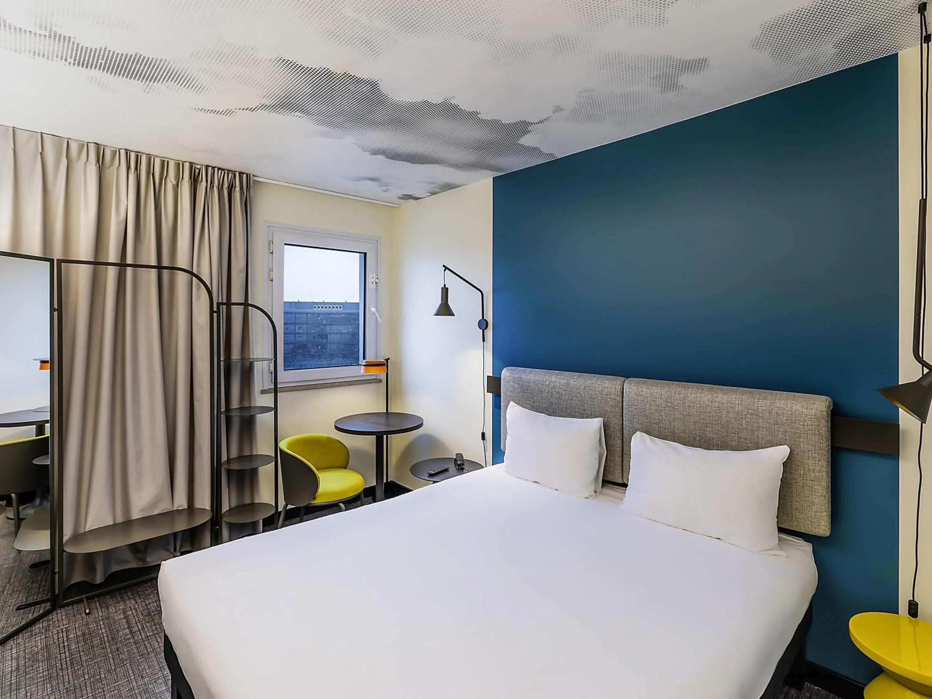 Bedroom, Bed in ibis Saint Paul Trois Chateaux Bedroom, Bed in ibis Saint Paul Trois Chateaux