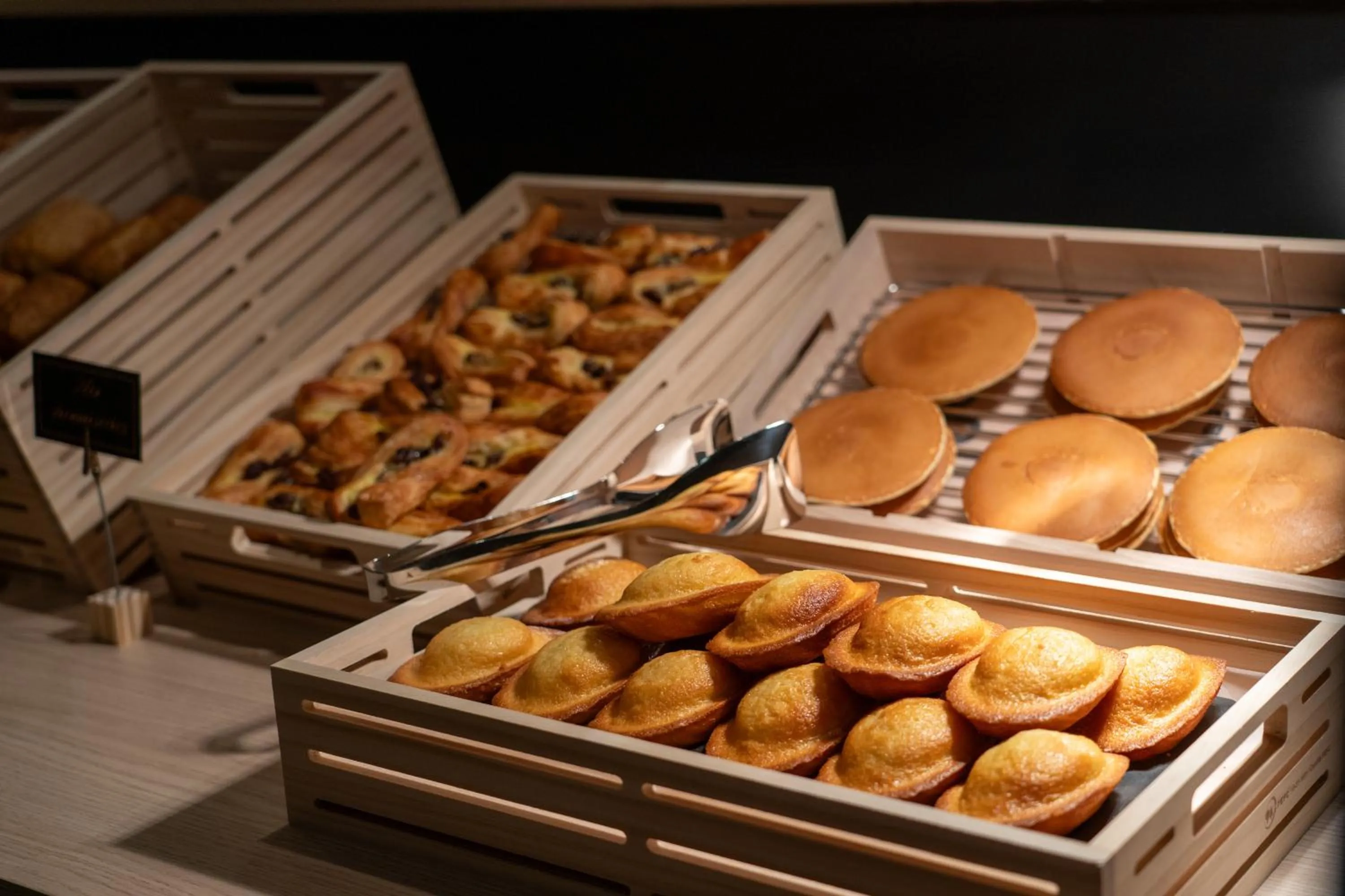 Buffet breakfast in ibis Saint Paul Trois Chateaux