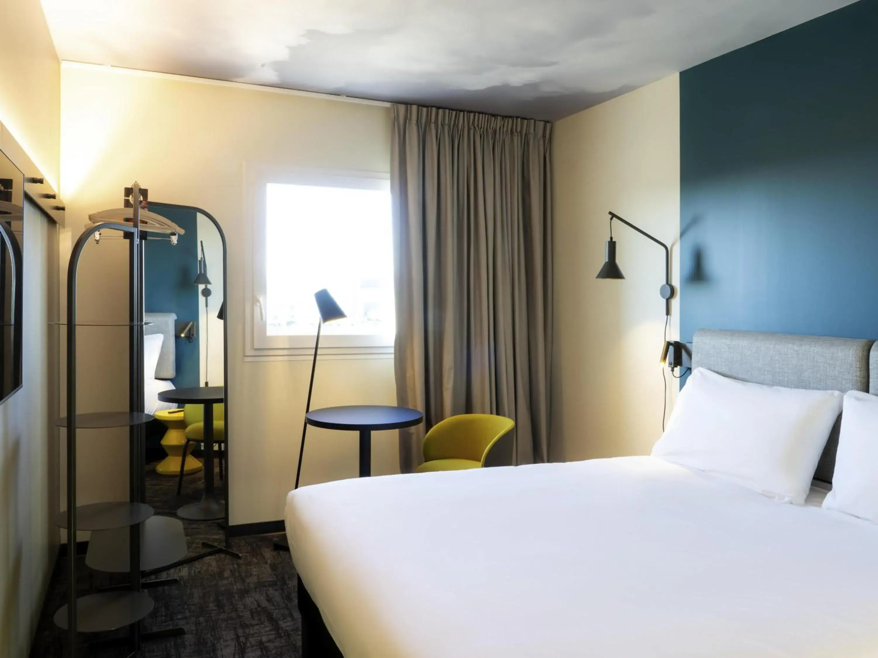 Bedroom, Bed in ibis Saint Paul Trois Chateaux Bedroom, Bed in ibis Saint Paul Trois Chateaux