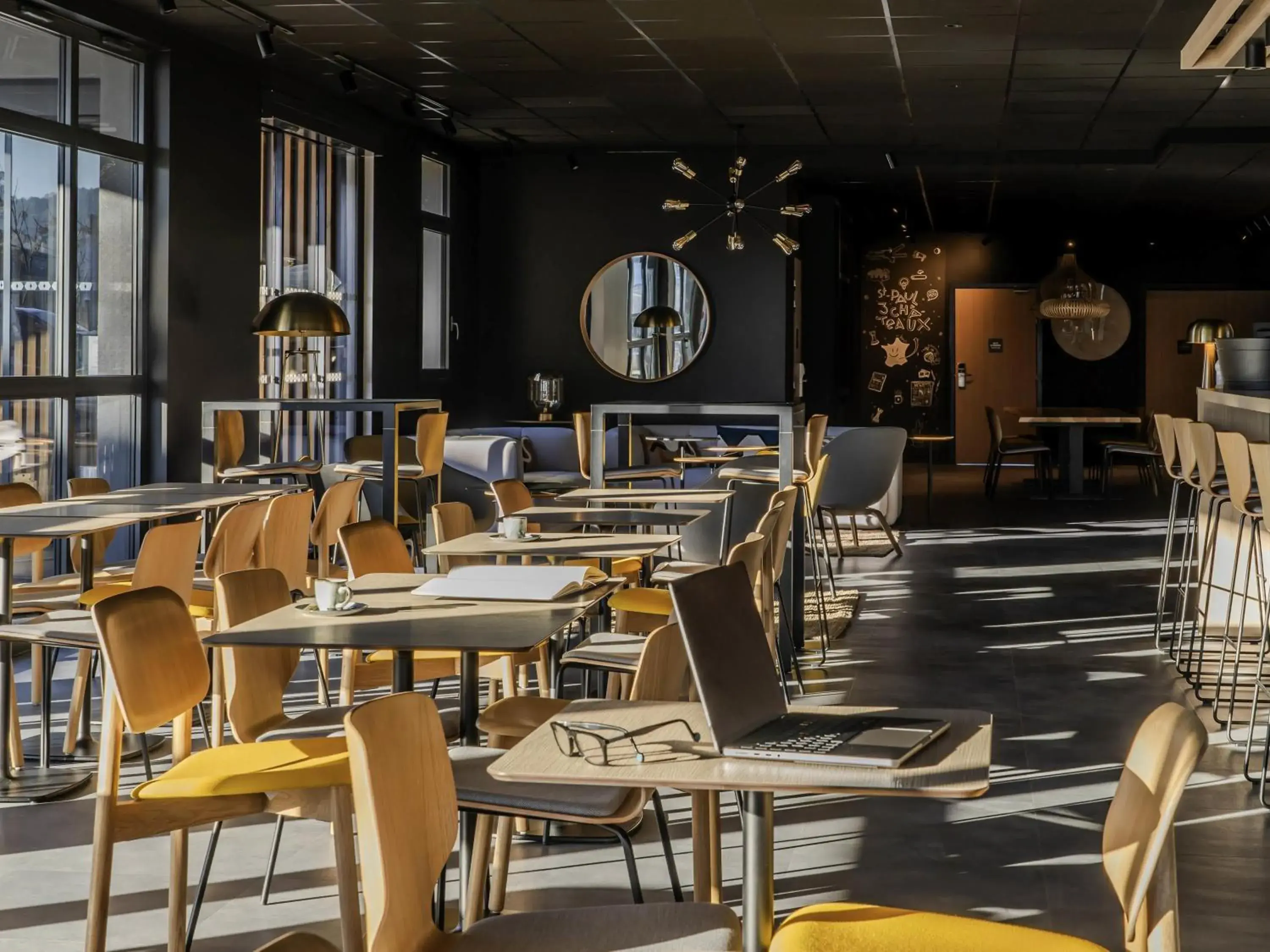 Restaurant/places to eat in ibis Saint Paul Trois Chateaux Restaurant/places to eat in ibis Saint Paul Trois Chateaux