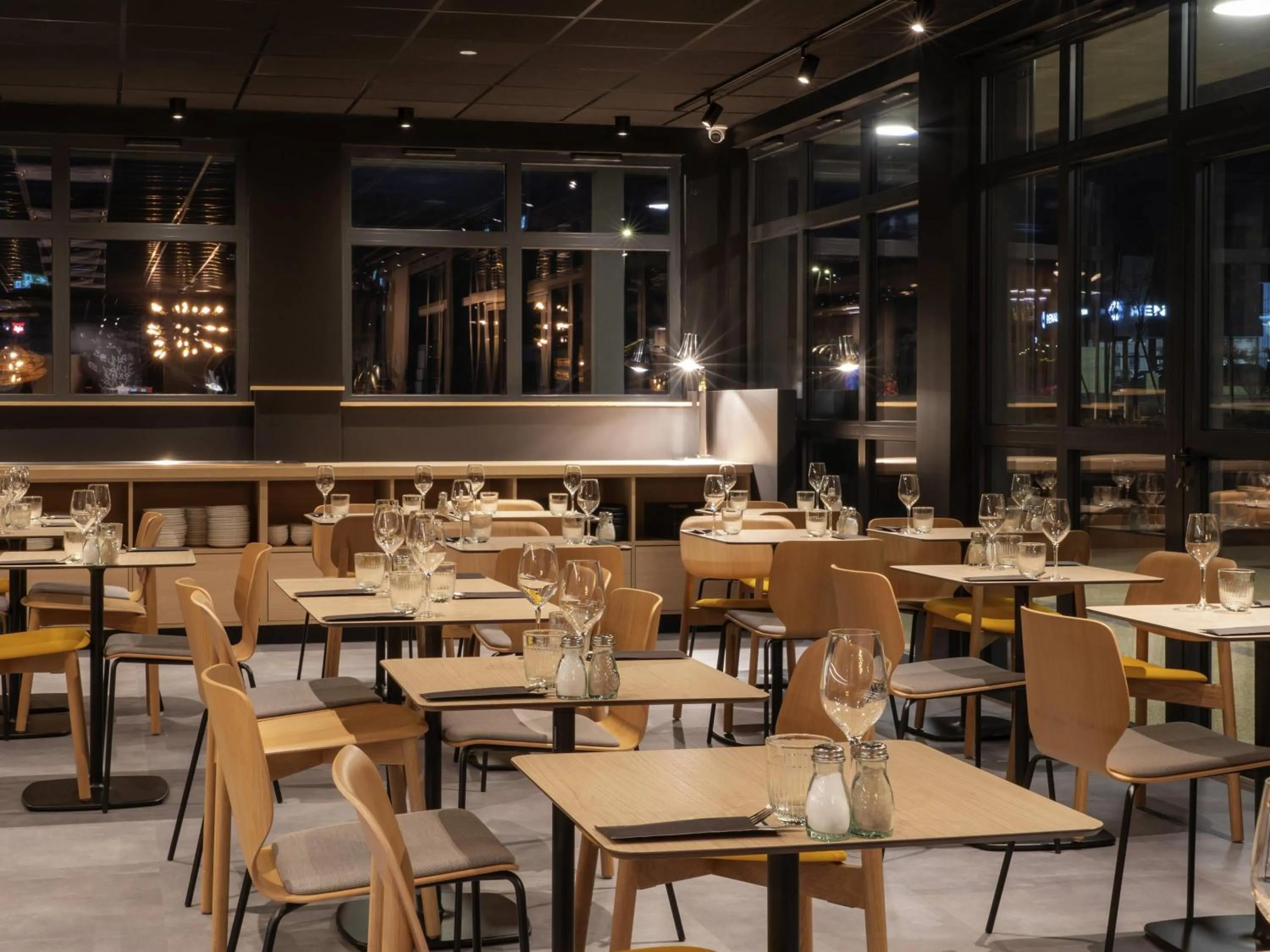 Restaurant/places to eat in ibis Saint Paul Trois Chateaux