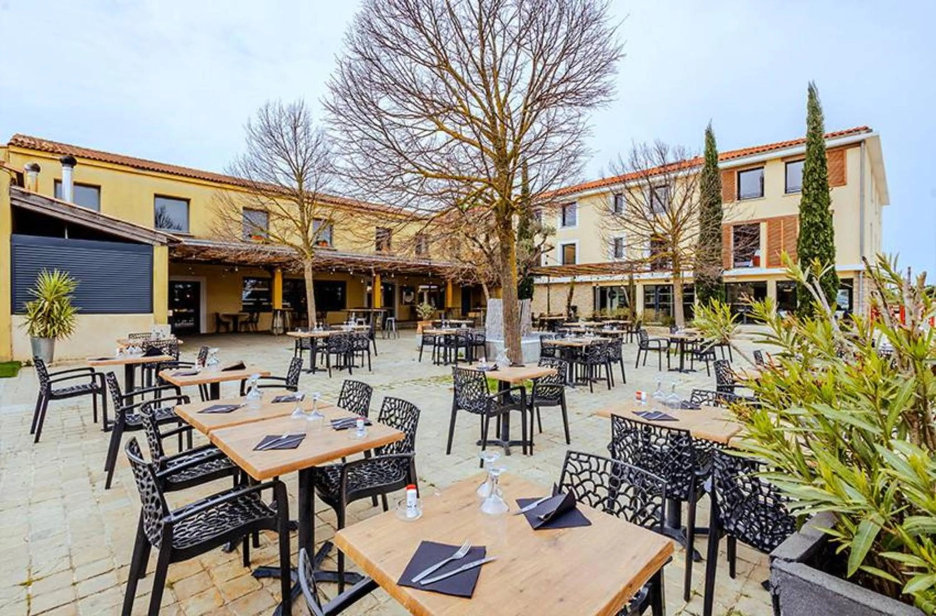 Restaurant/places to eat in ibis Styles Cabriès Aix-en-Provence TGV