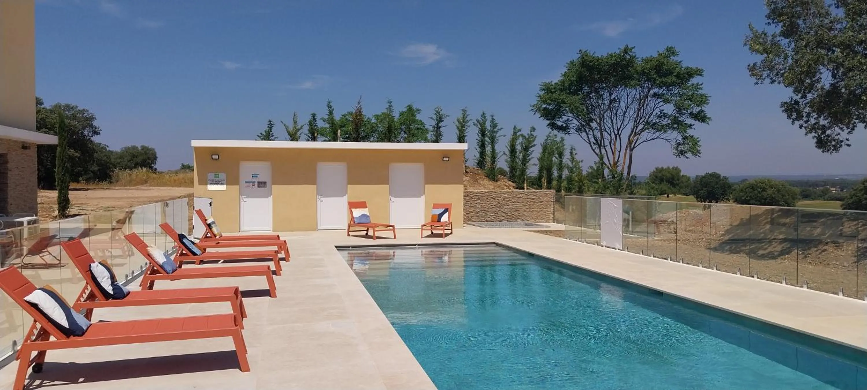 Swimming pool in ibis Styles Cabriès Aix-en-Provence TGV