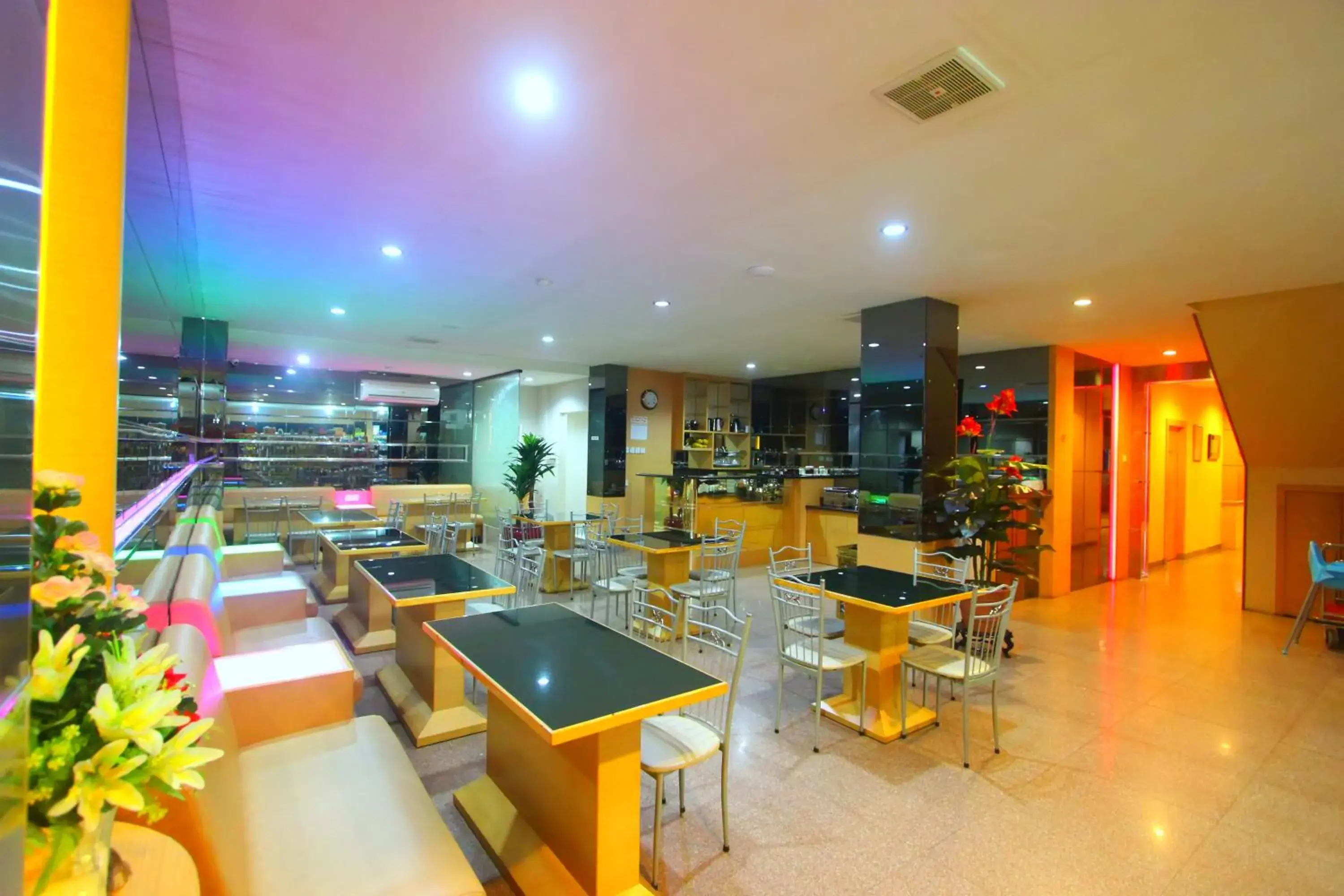 Restaurant/places to eat in Lovina Inn Penuin Restaurant/places to eat in Lovina Inn Penuin