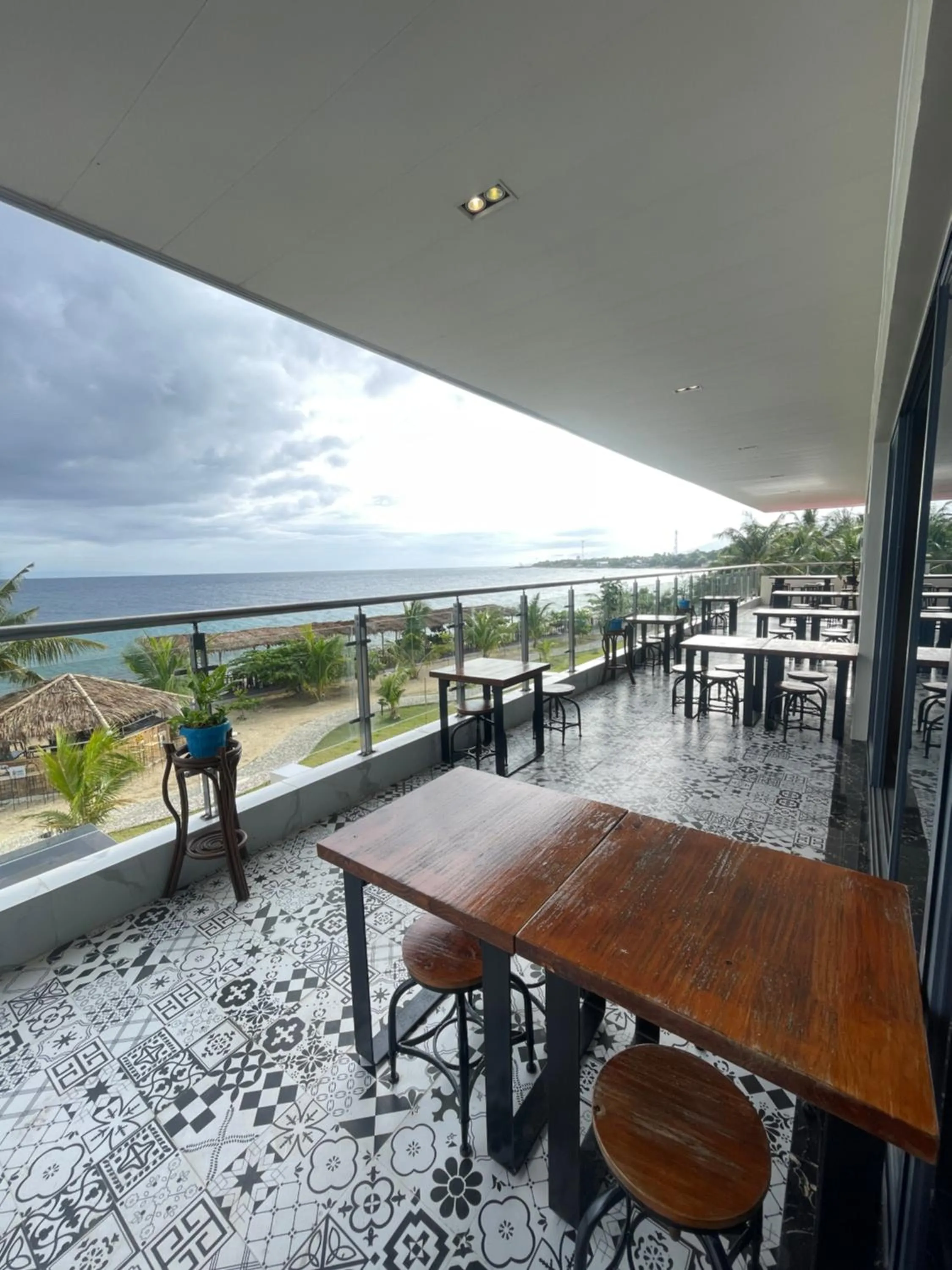 Restaurant/places to eat in W Golf Resort