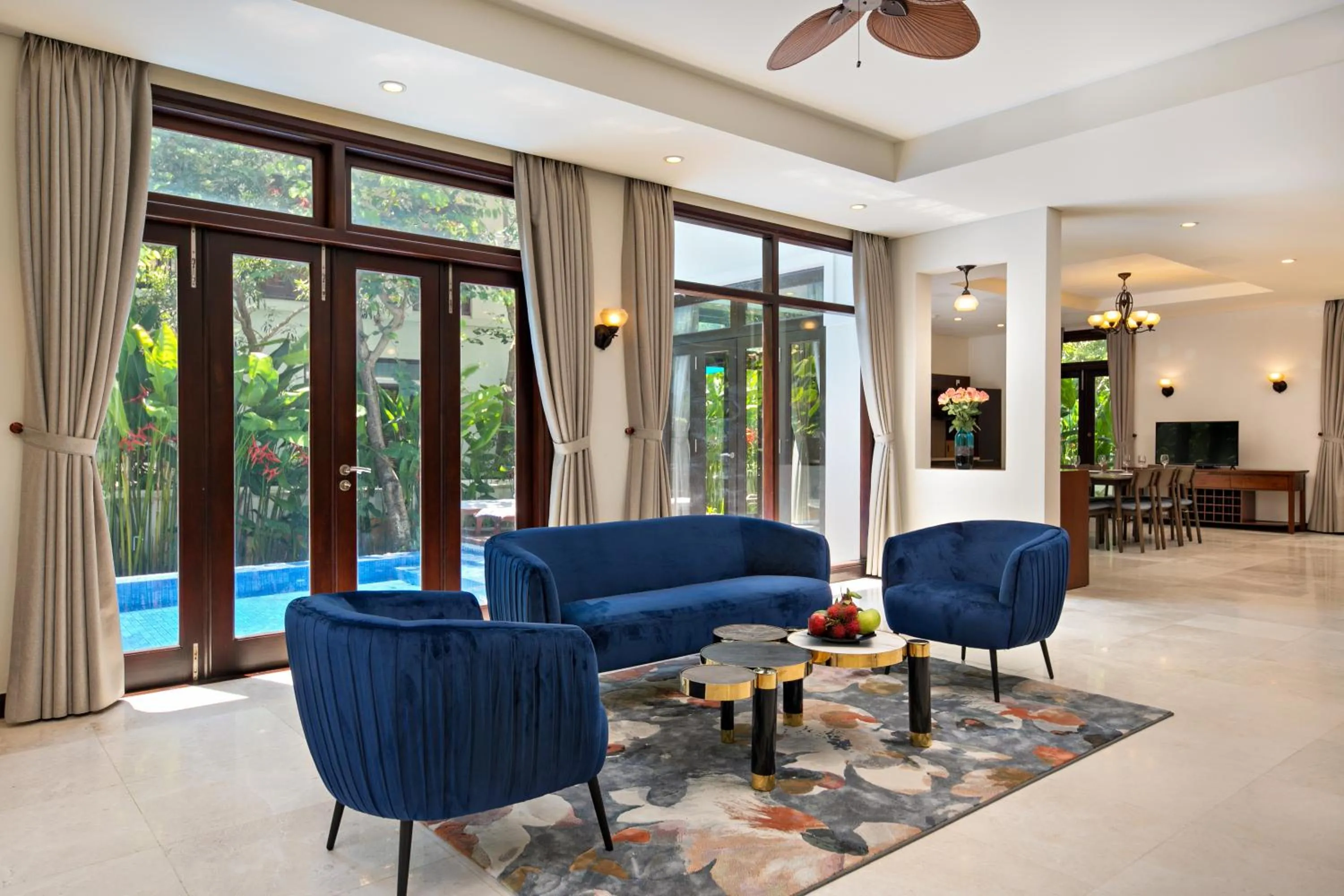 TV and multimedia in Purama Villas Resort Beachfront Da Nang