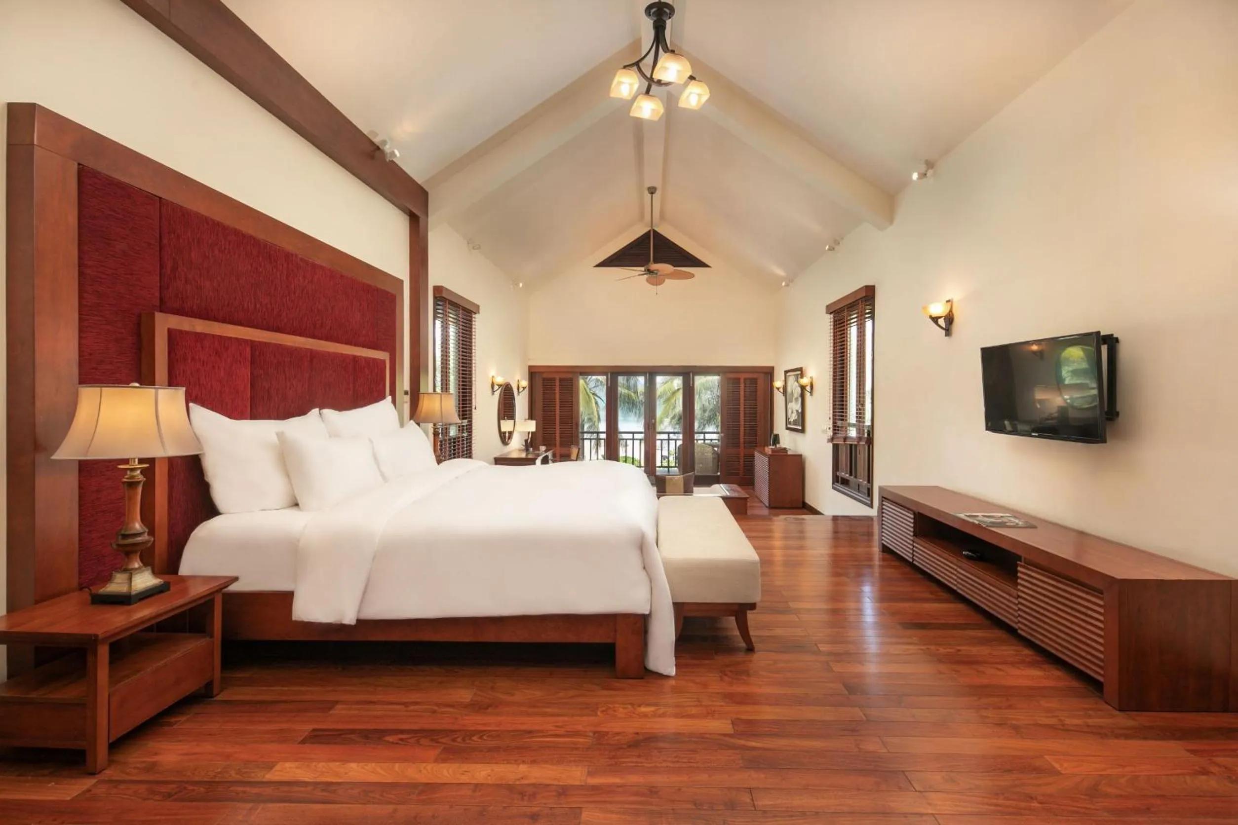 Bed in Purama Villas Resort Beachfront Da Nang