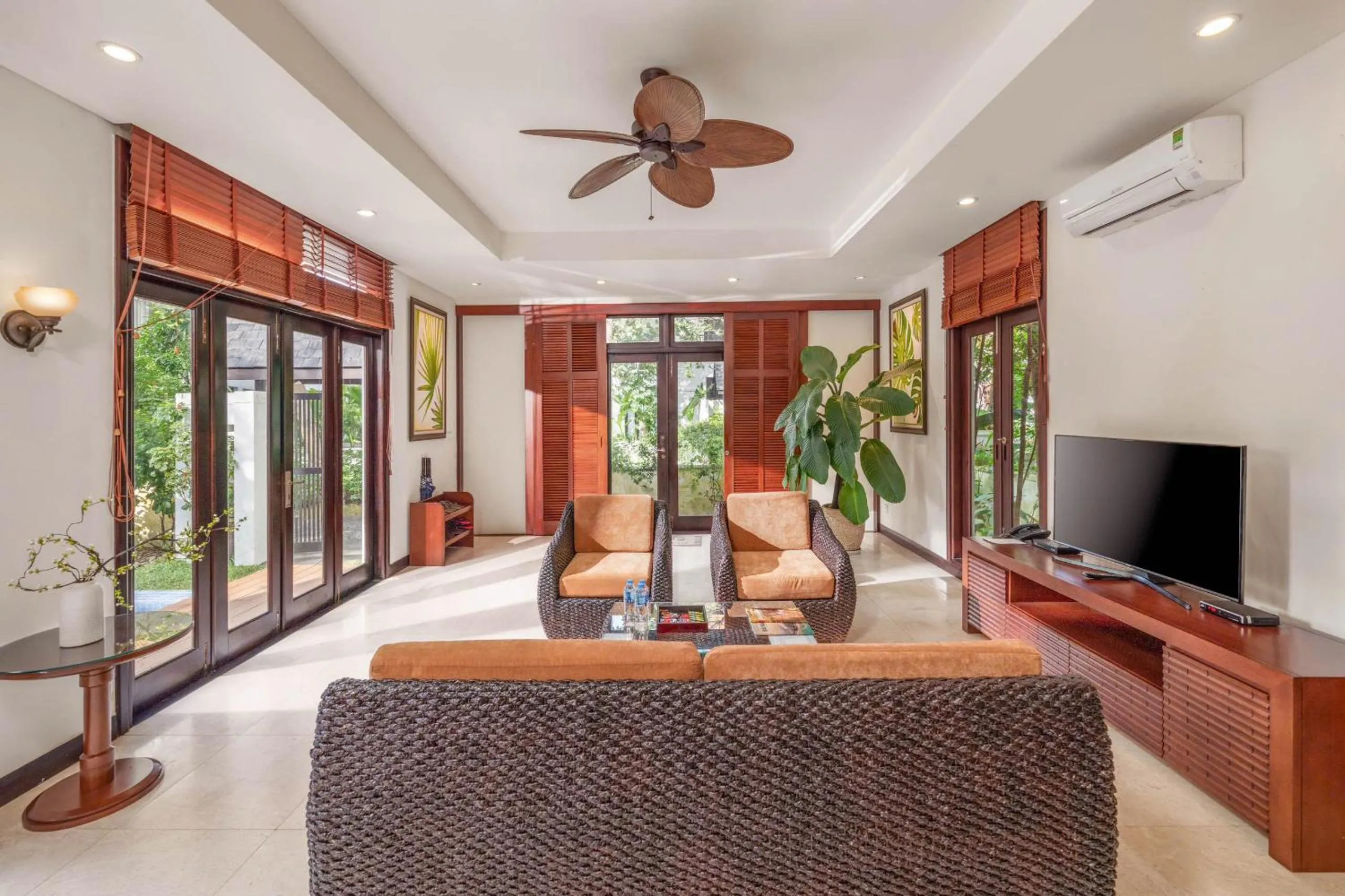 Communal lounge/ TV room in Purama Villas Resort Beachfront Da Nang