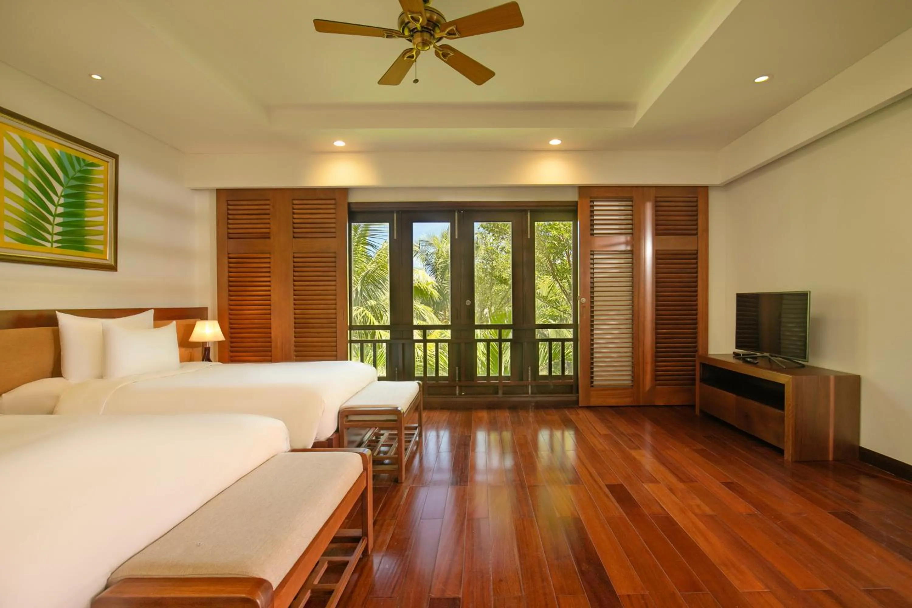 Communal lounge/ TV room, Bed in Purama Villas Resort Beachfront Da Nang