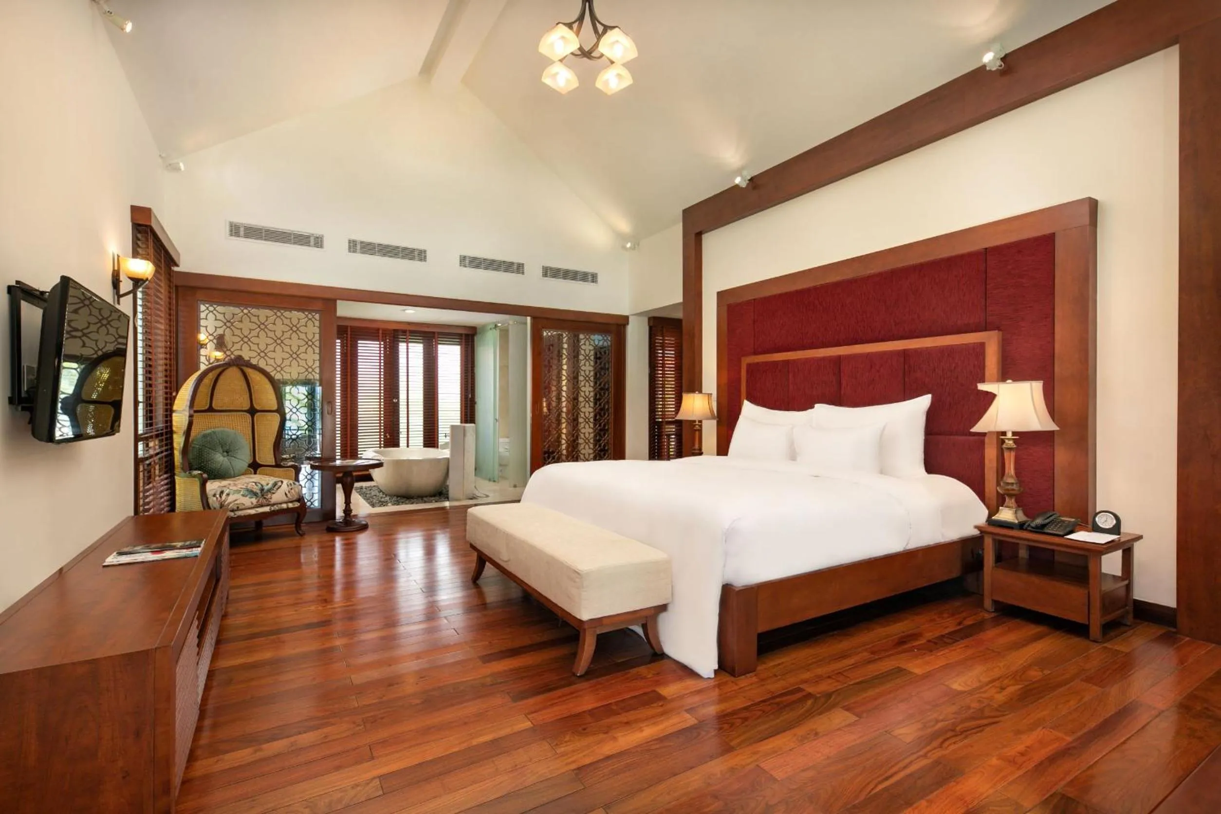 Bed in Purama Villas Resort Beachfront Da Nang