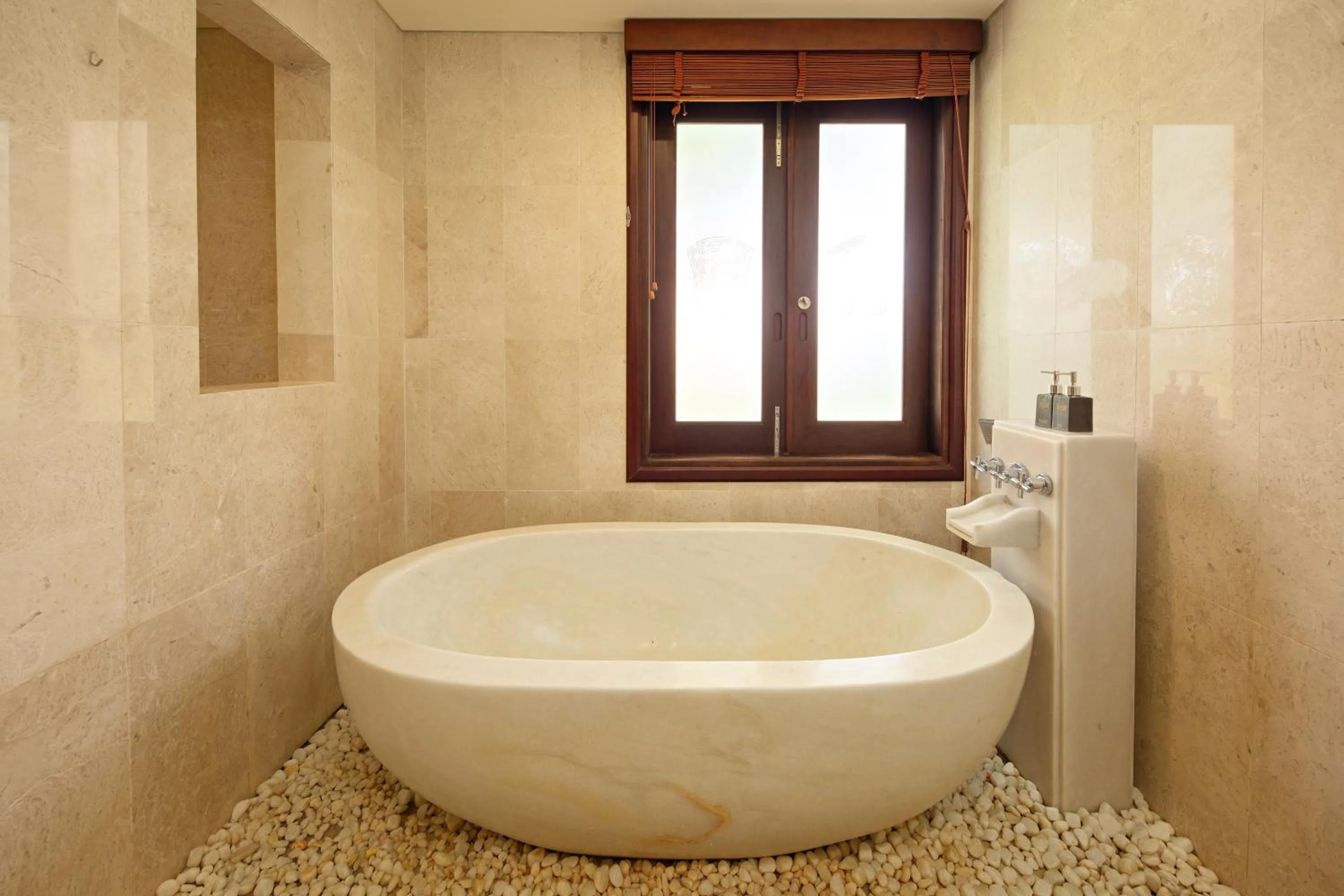 Hot Tub in Purama Villas Resort Beachfront Da Nang