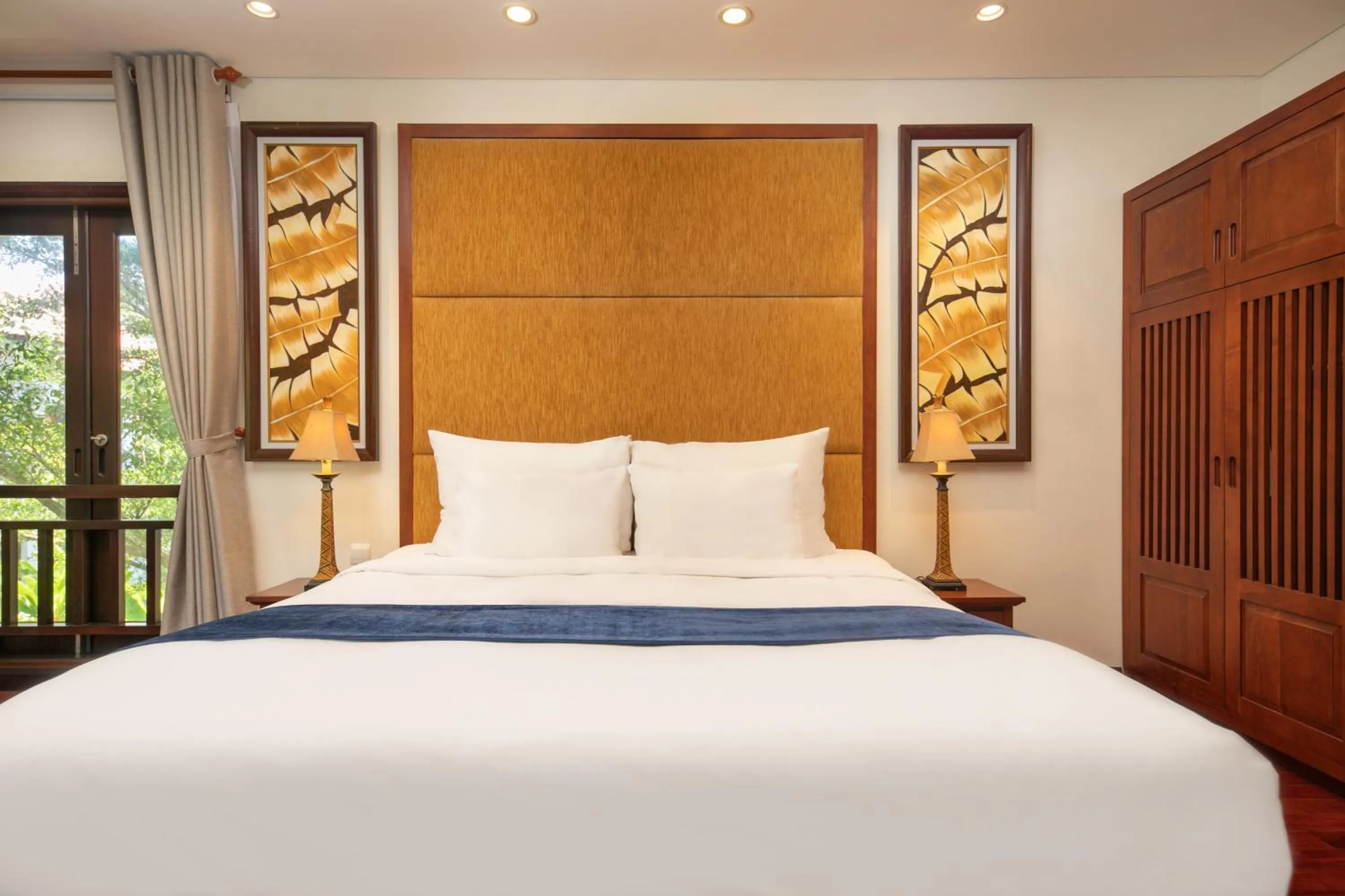 Bed in Purama Villas Resort Beachfront Da Nang