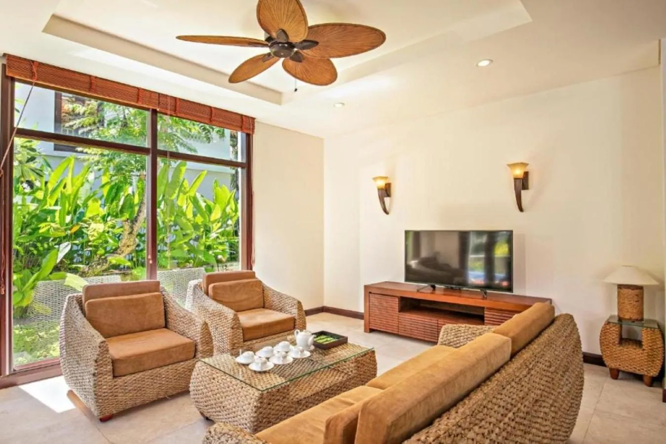 Communal lounge/ TV room in Purama Villas Resort Beachfront Da Nang