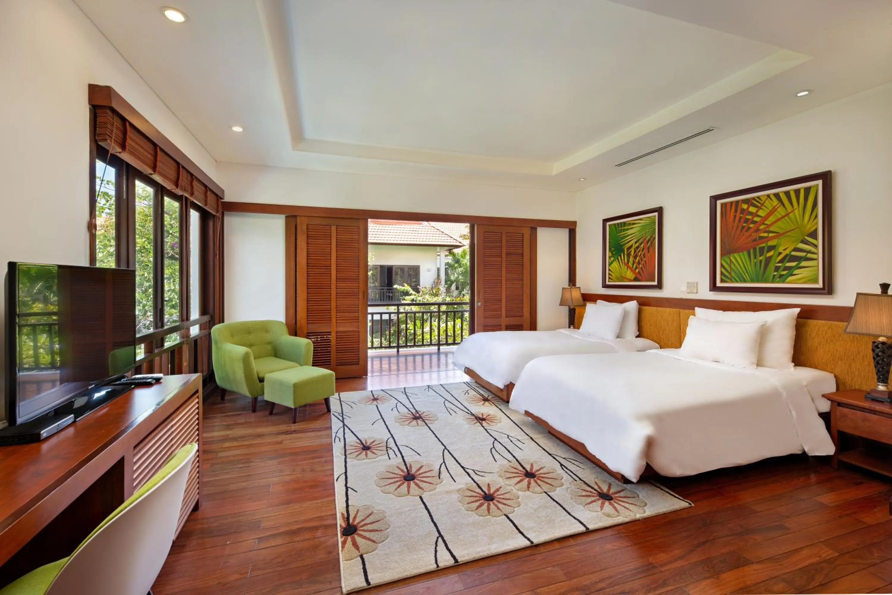 Communal lounge/ TV room, Bed in Purama Villas Resort Beachfront Da Nang