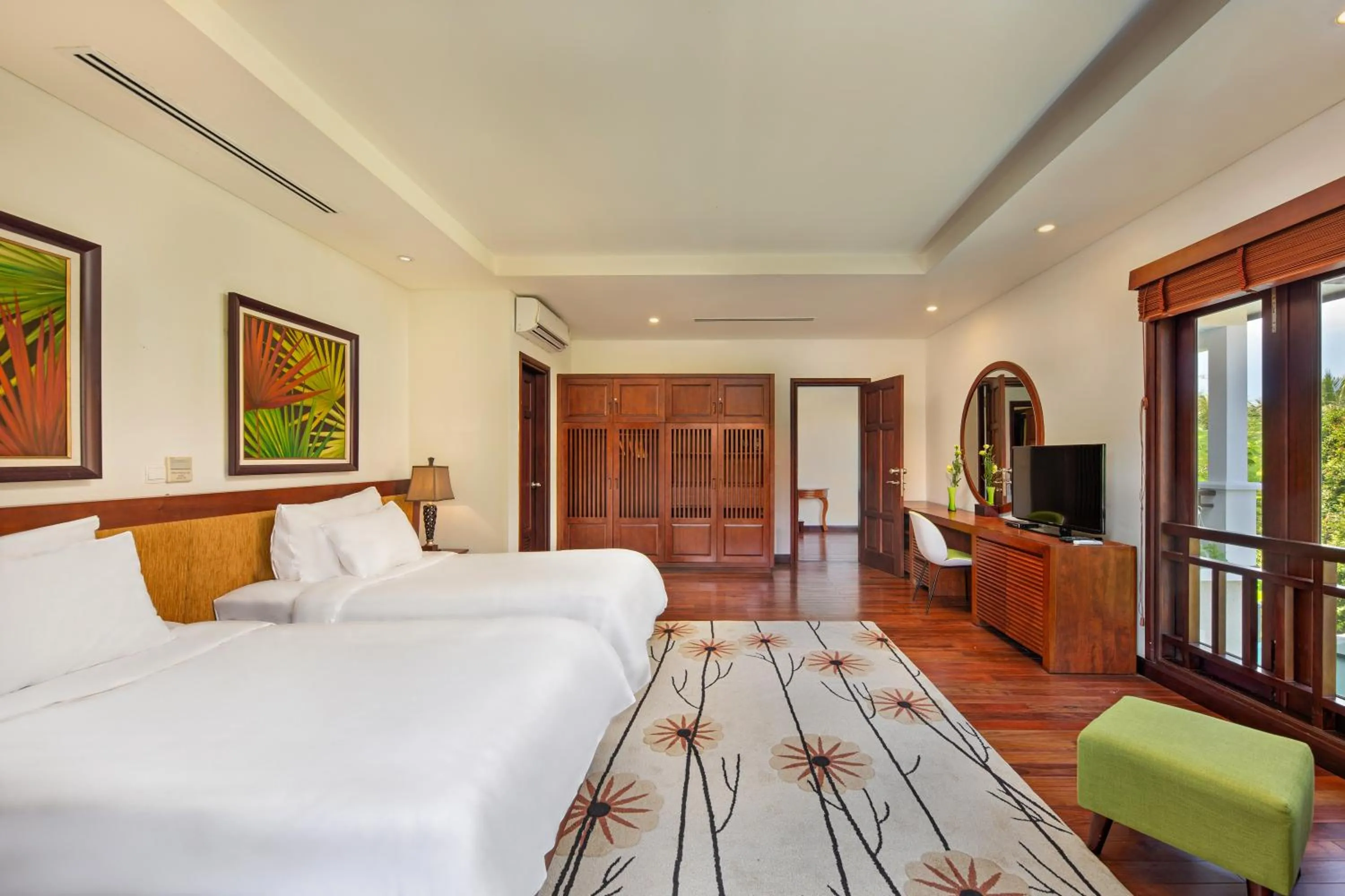 Communal lounge/ TV room, Bed in Purama Villas Resort Beachfront Da Nang