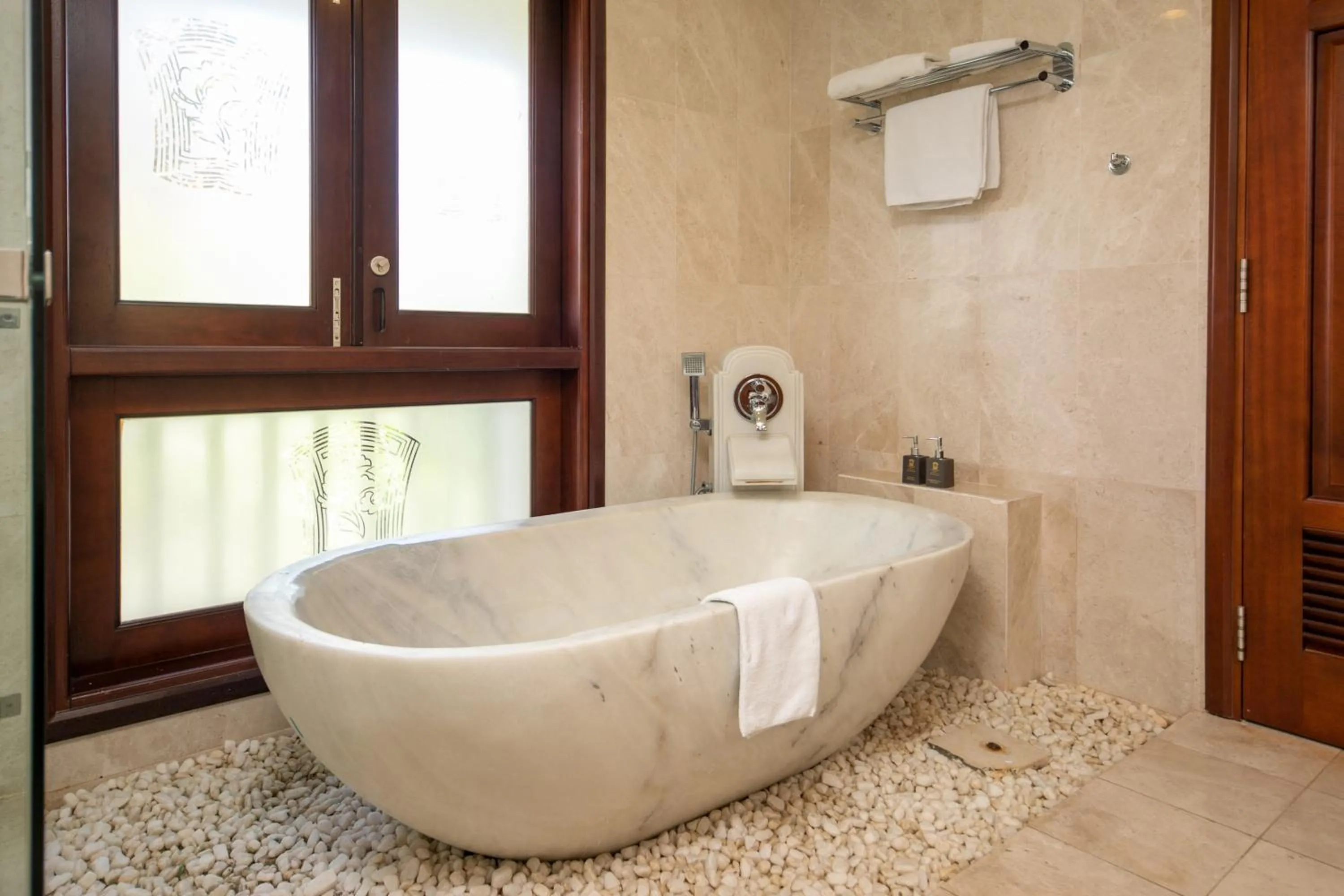 Hot Tub in Purama Villas Resort Beachfront Da Nang