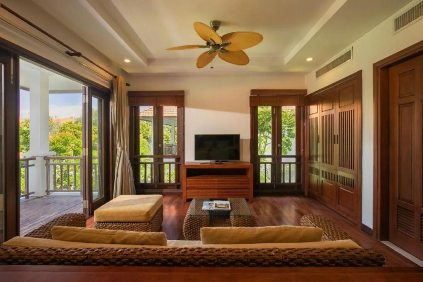 Communal lounge/ TV room in Purama Villas Resort Beachfront Da Nang