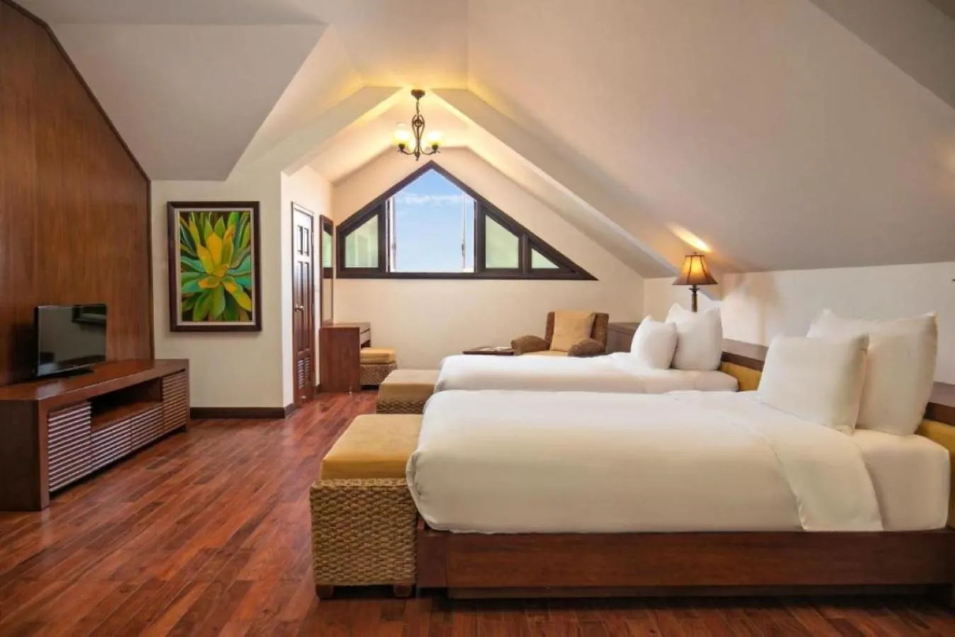 Communal lounge/ TV room, Bed in Purama Villas Resort Beachfront Da Nang