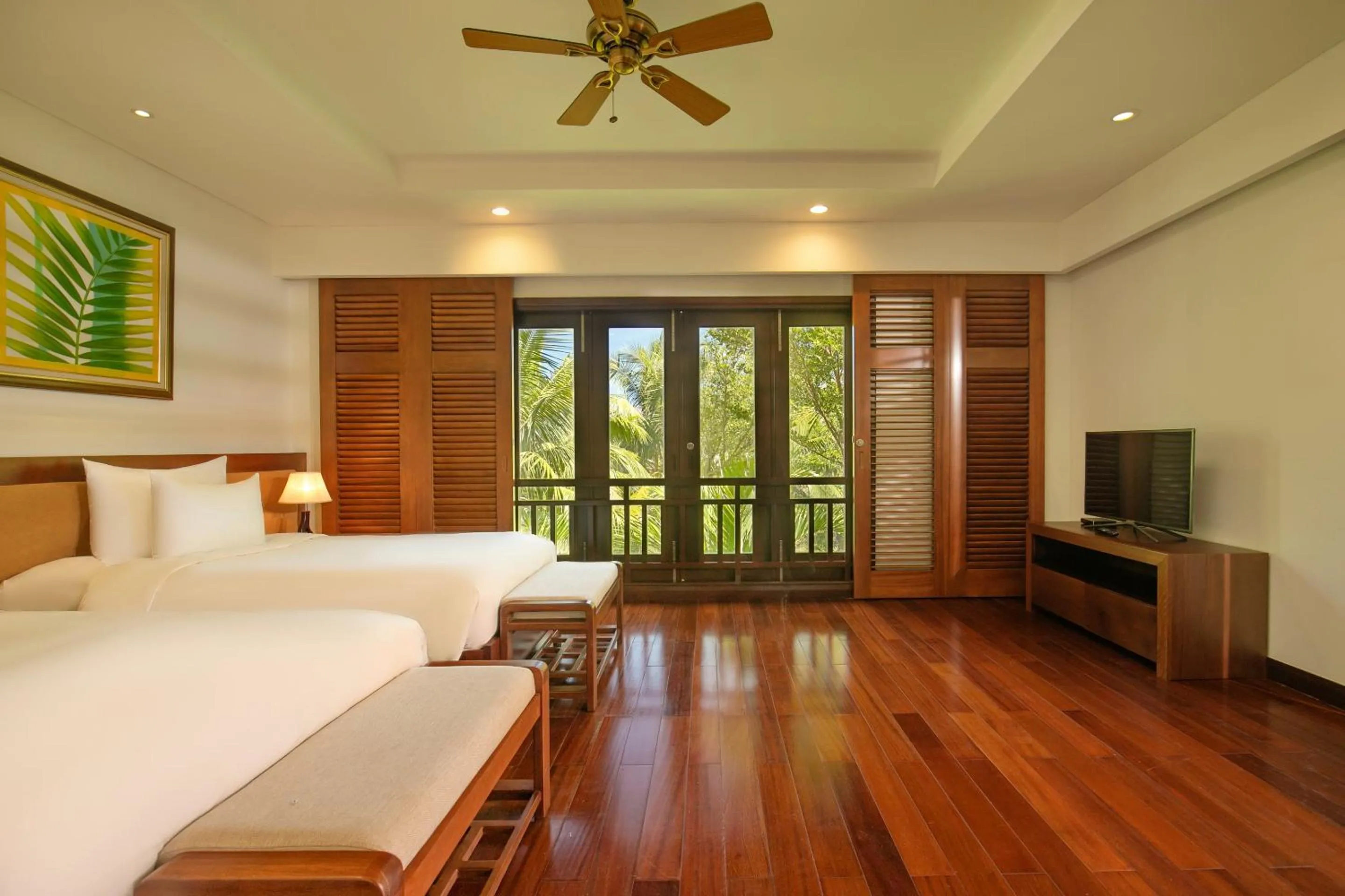 Communal lounge/ TV room, Bed in Purama Villas Resort Beachfront Da Nang