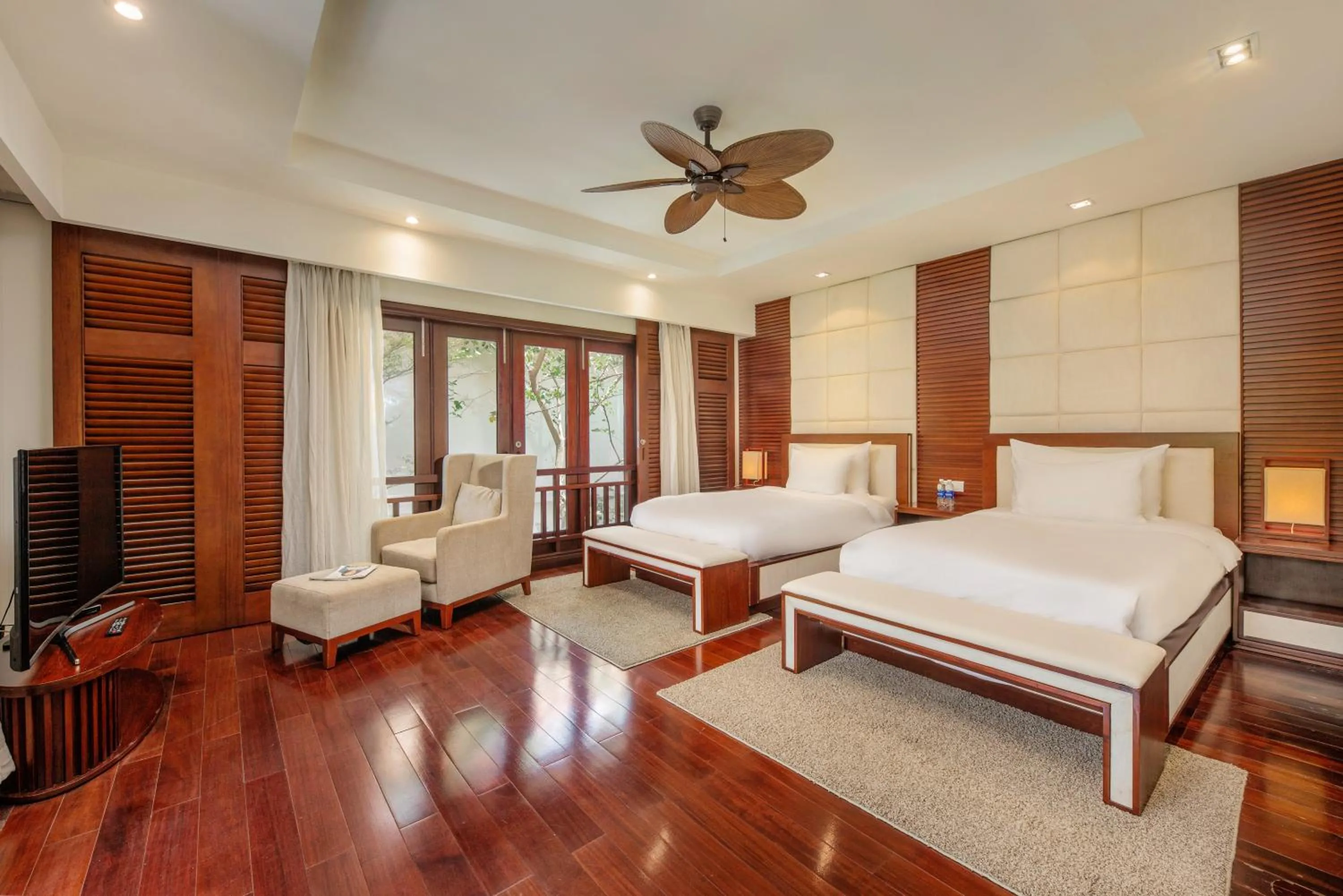 Communal lounge/ TV room, Bed in Purama Villas Resort Beachfront Da Nang