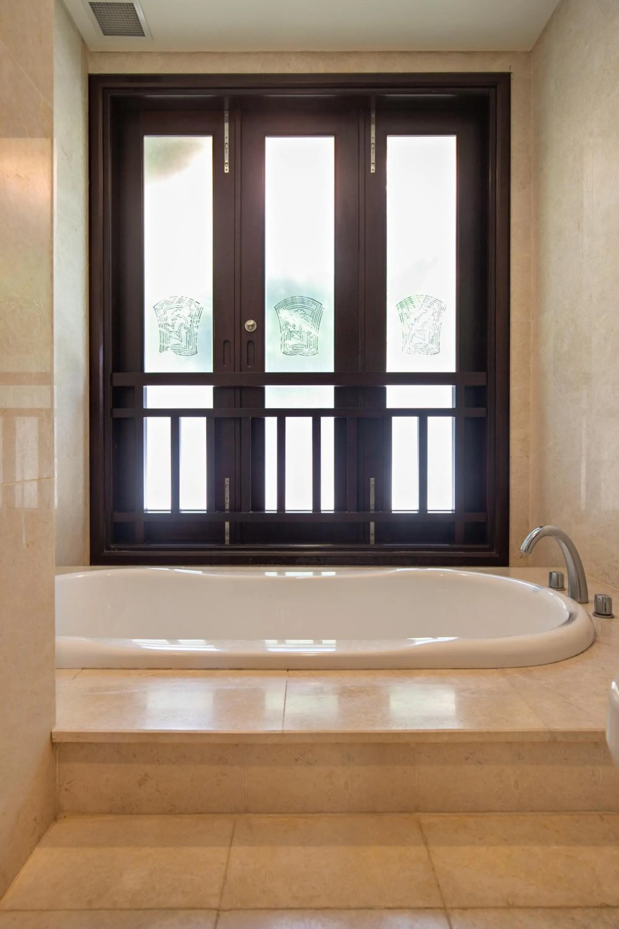 Hot Tub in Purama Villas Resort Beachfront Da Nang