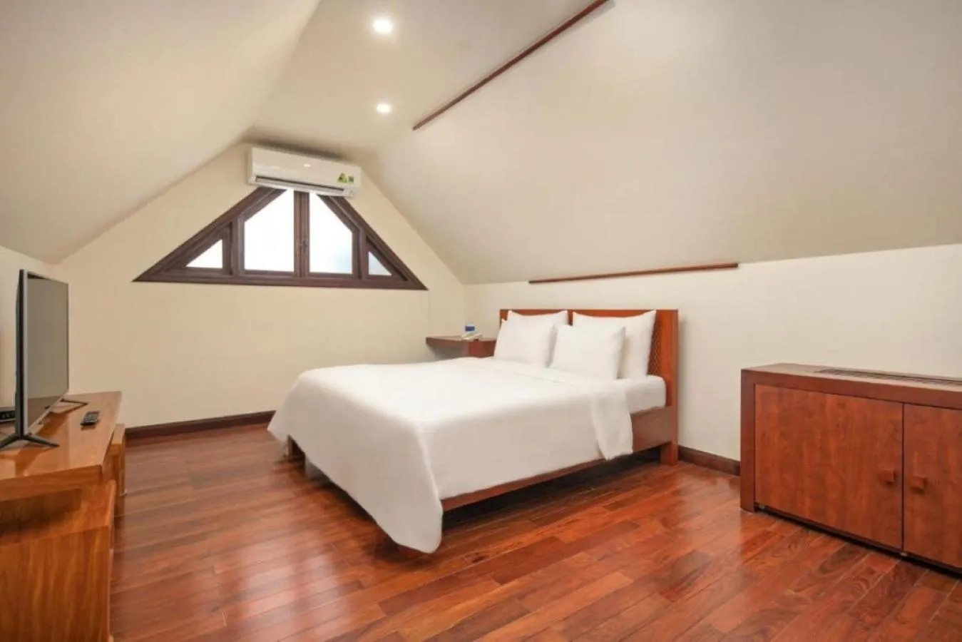 Bed in Purama Villas Resort Beachfront Da Nang
