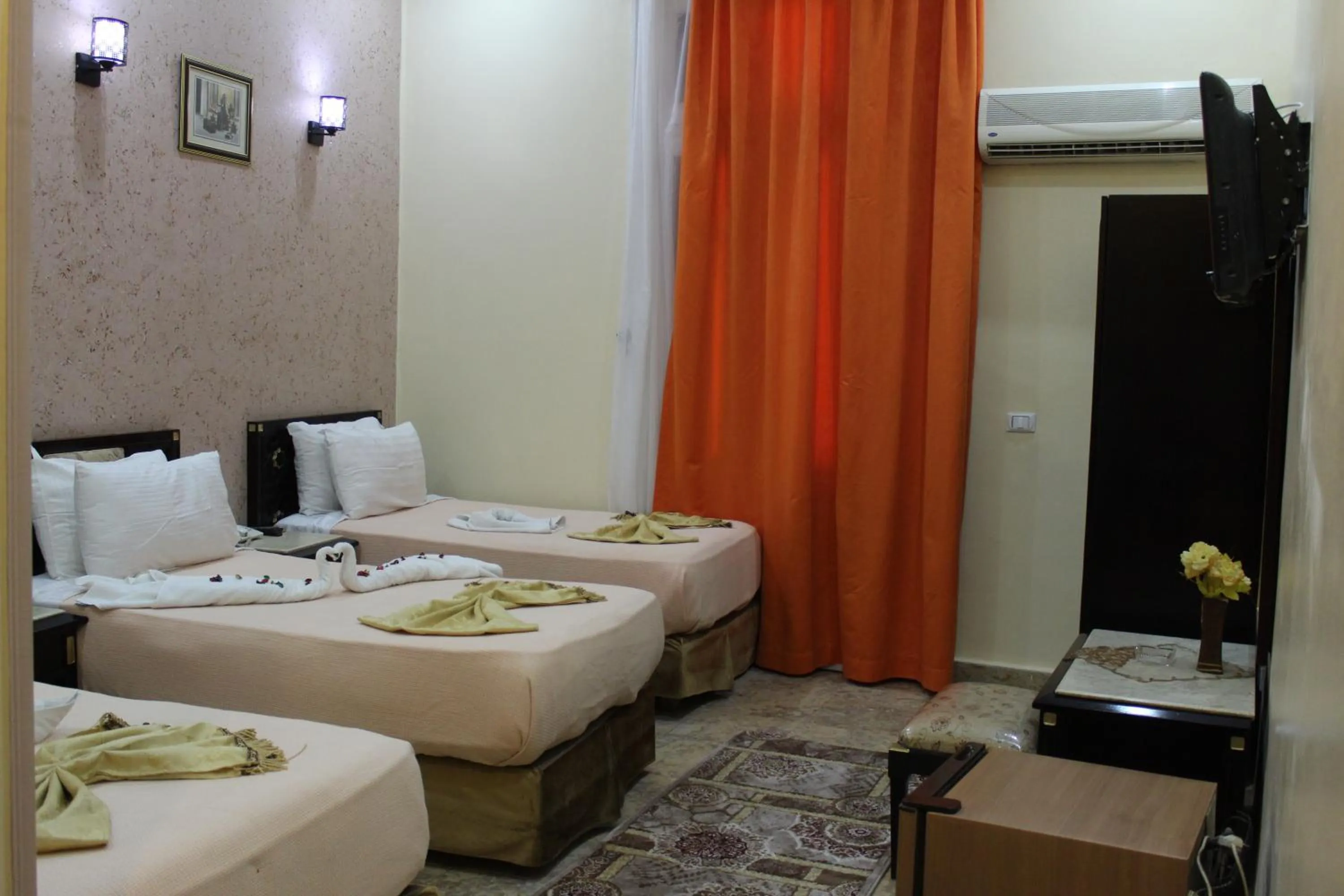 Photo of the whole room, Bed in City View Museum Hotel