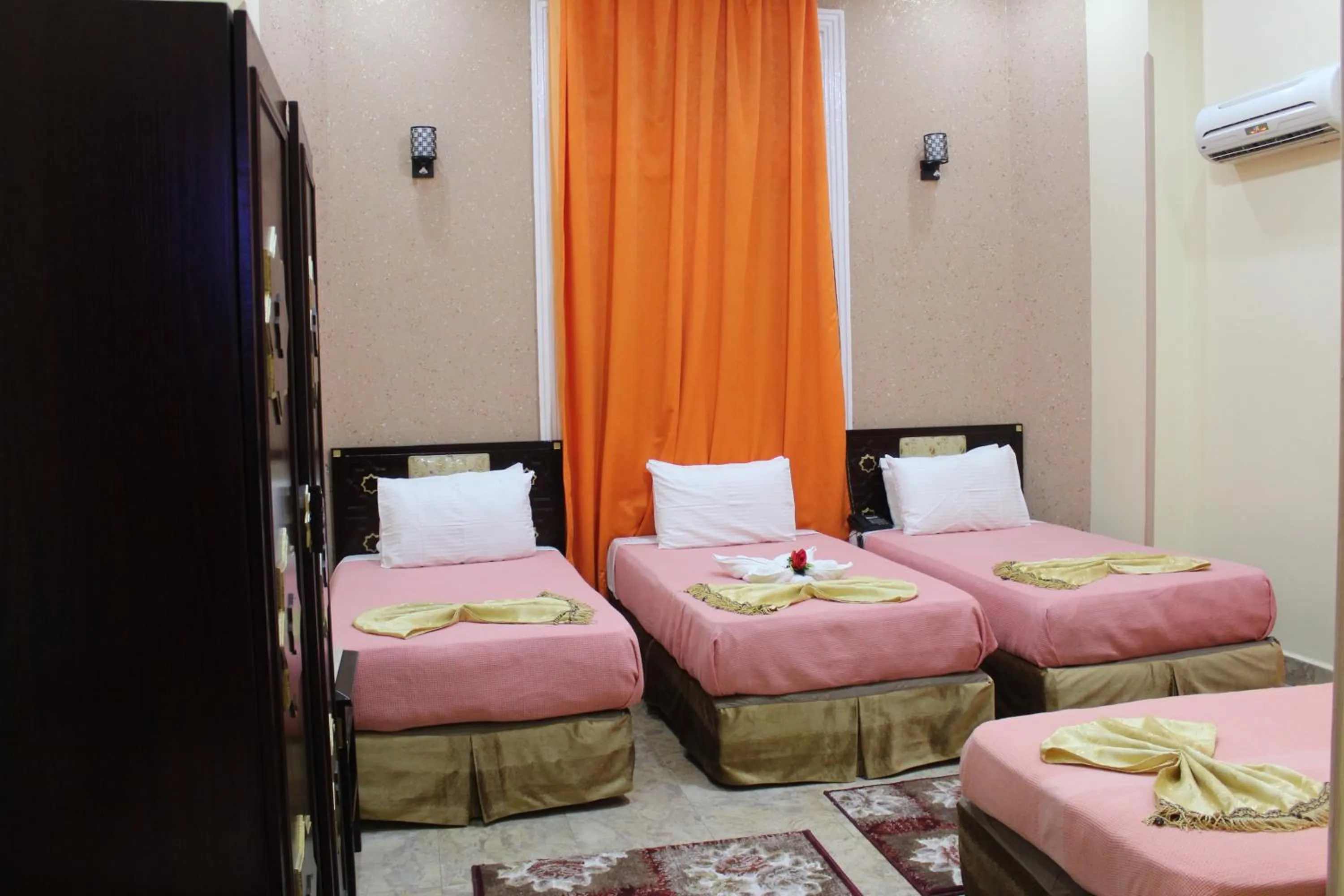 Photo of the whole room, Bed in City View Museum Hotel