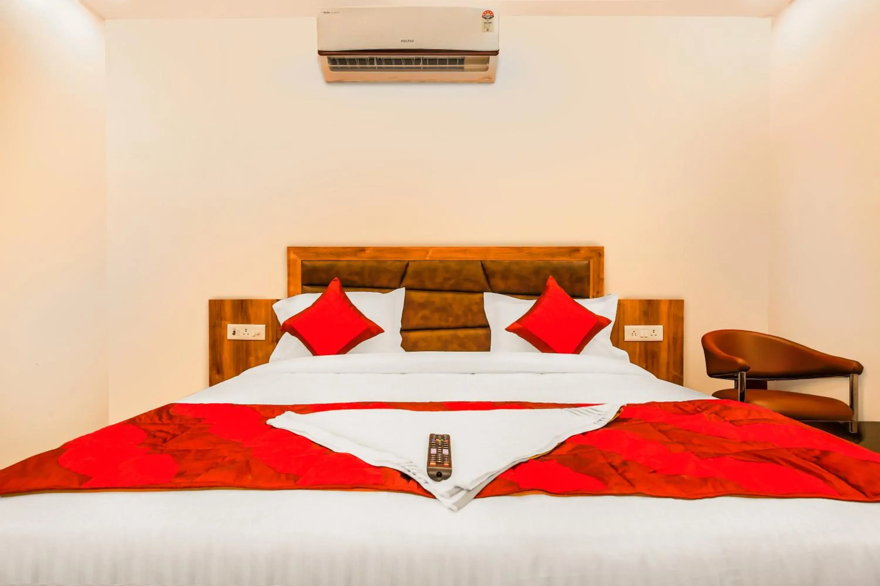 air conditioner, Bed in Embellish Inn air conditioner, Bed in Embellish Inn