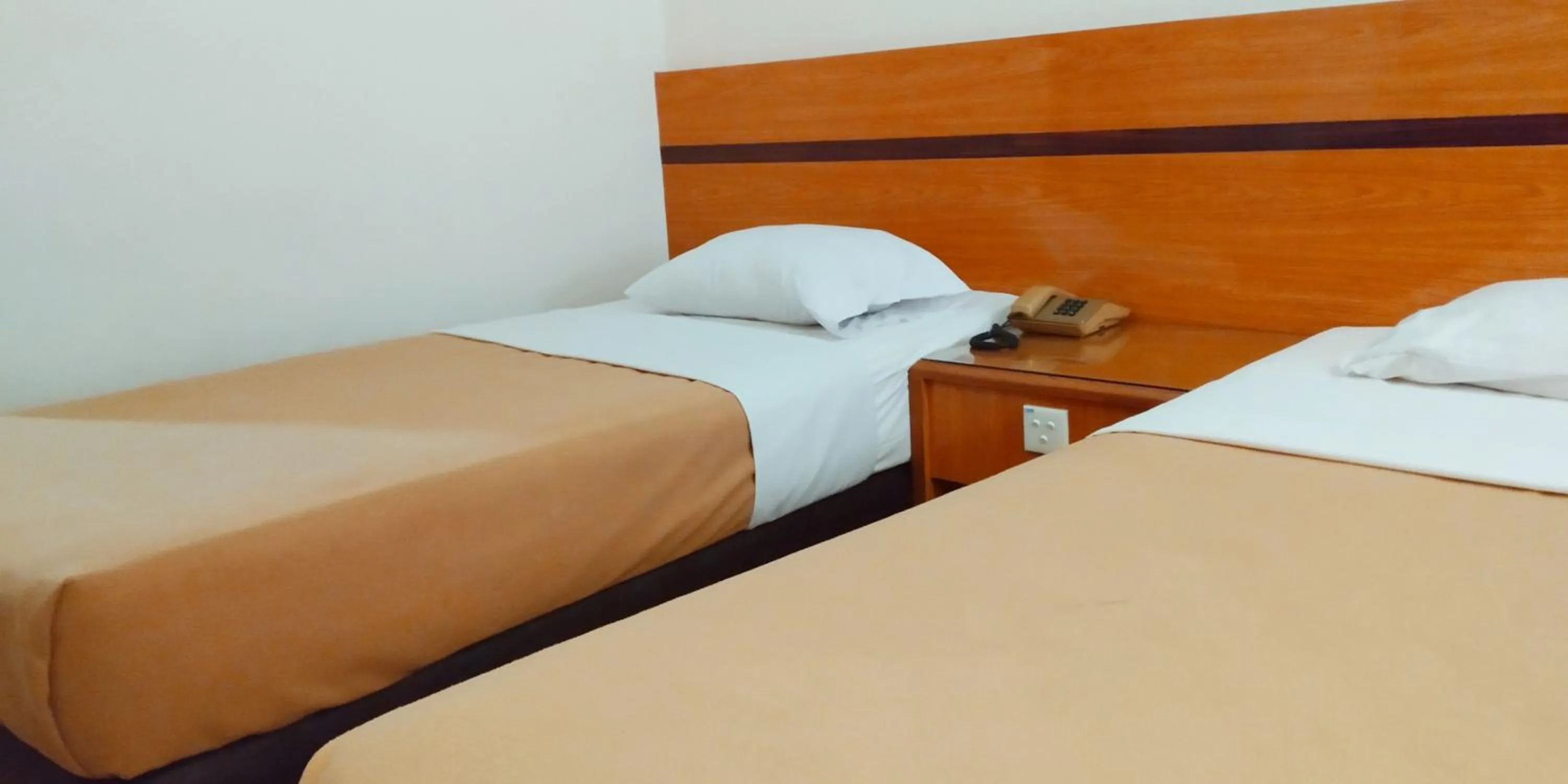 Bed in Paradise Hotel