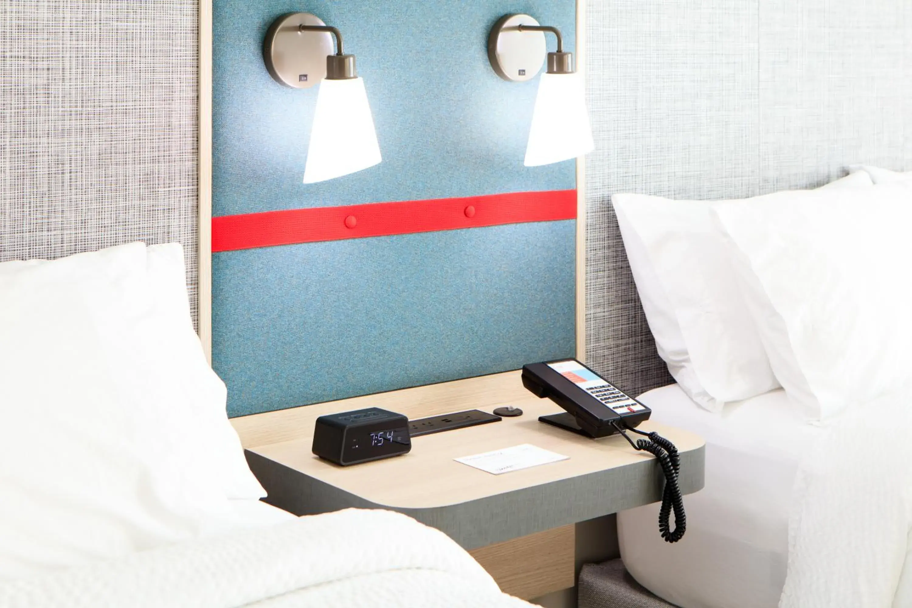 Time of day, Bed in avid hotel Wisconsin Dells Lake Delton by IHG Time of day, Bed in avid hotel Wisconsin Dells Lake Delton by IHG