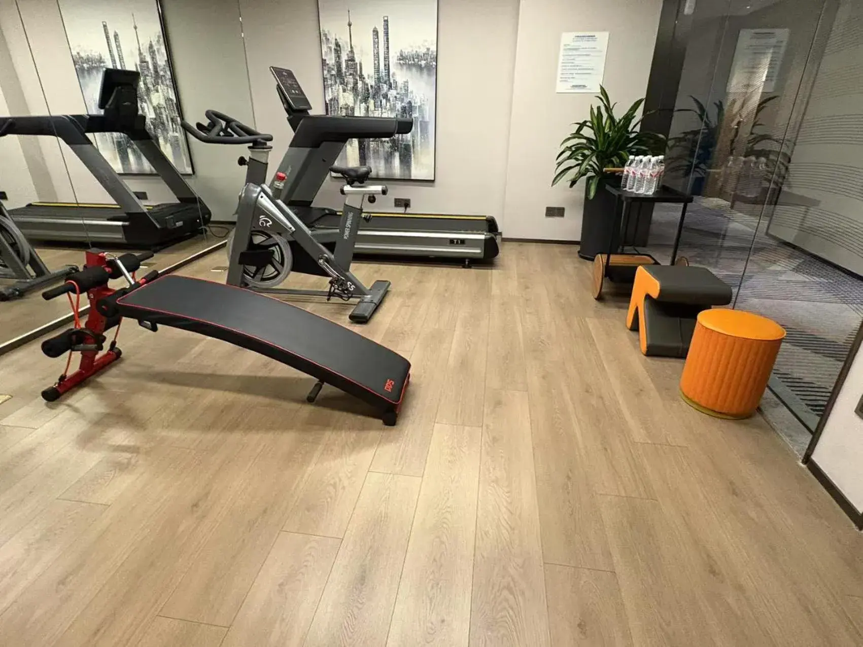 Fitness centre/facilities in Holiday Inn Express Shanghai Hongqiao Linkong by IHG Fitness centre/facilities in Holiday Inn Express Shanghai Hongqiao Linkong by IHG