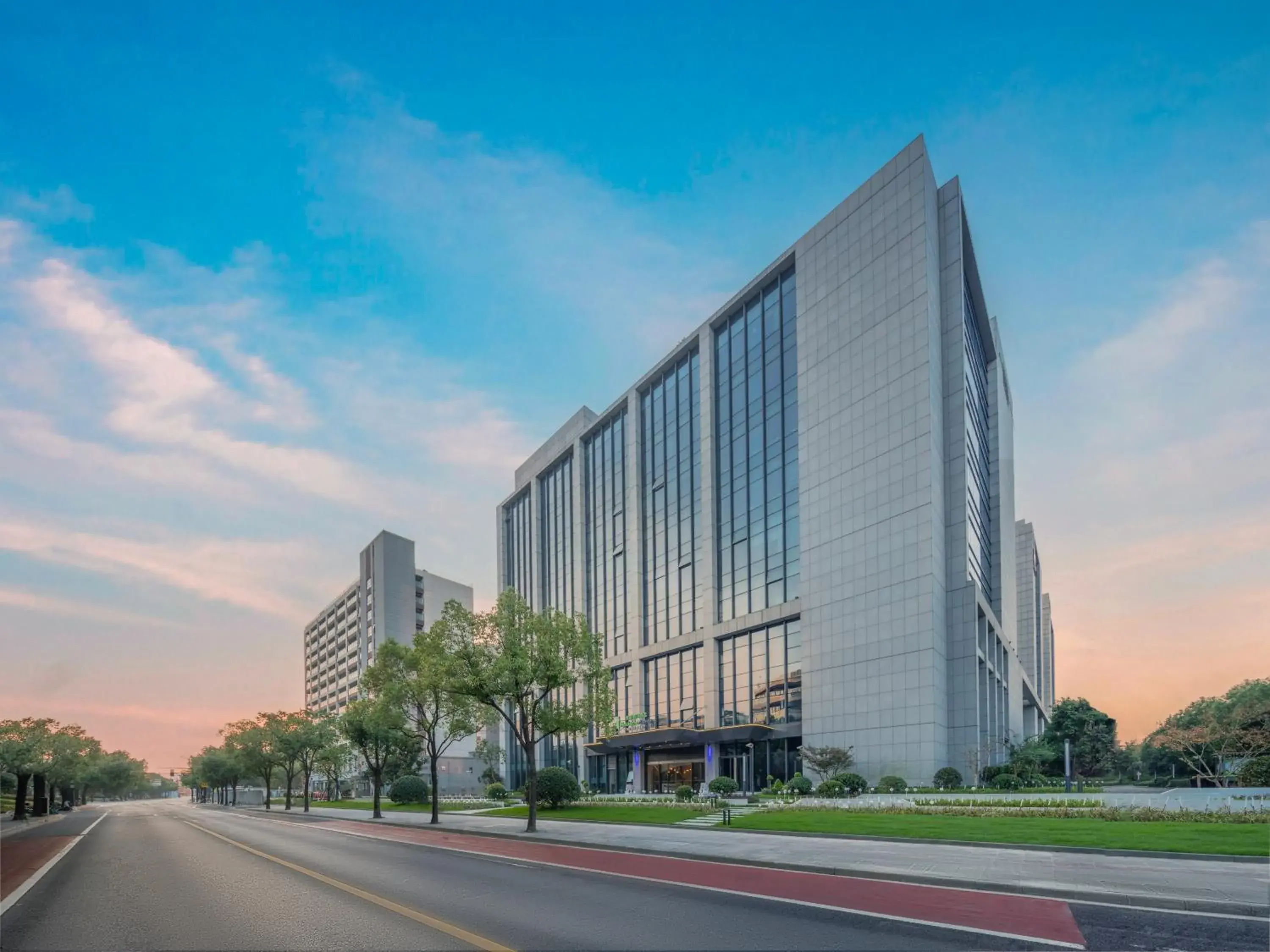 Property building in Holiday Inn Express Shanghai Hongqiao Linkong by IHG Property building in Holiday Inn Express Shanghai Hongqiao Linkong by IHG