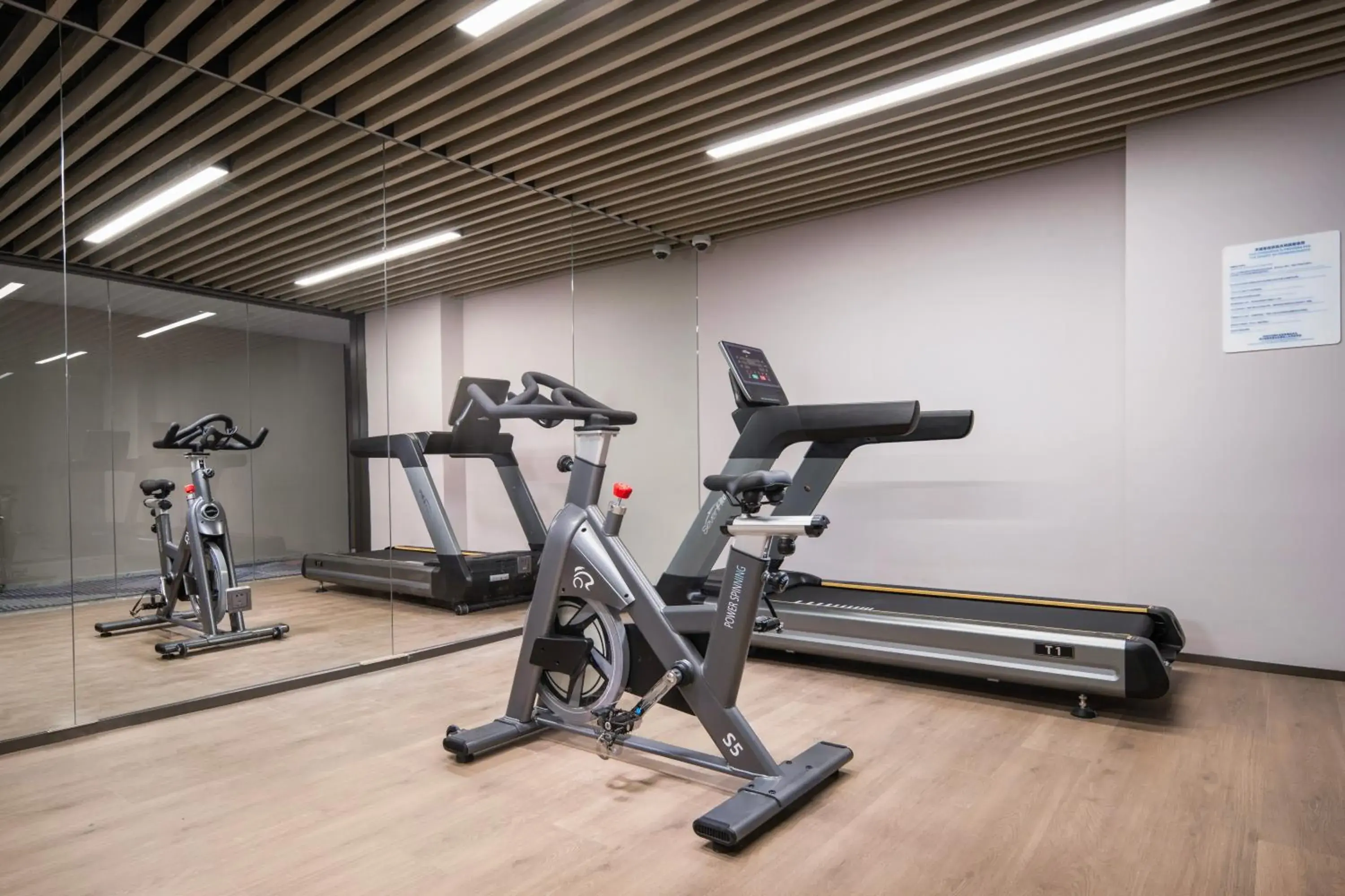 Fitness centre/facilities in Holiday Inn Express Shanghai Hongqiao Linkong by IHG Fitness centre/facilities in Holiday Inn Express Shanghai Hongqiao Linkong by IHG