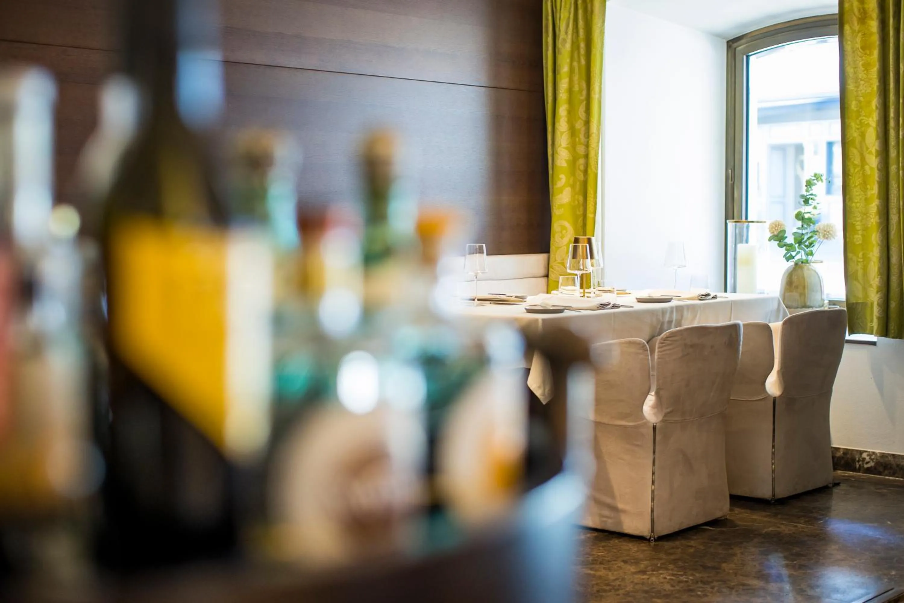 Restaurant/places to eat in Iris Porsche Hotel & Restaurant