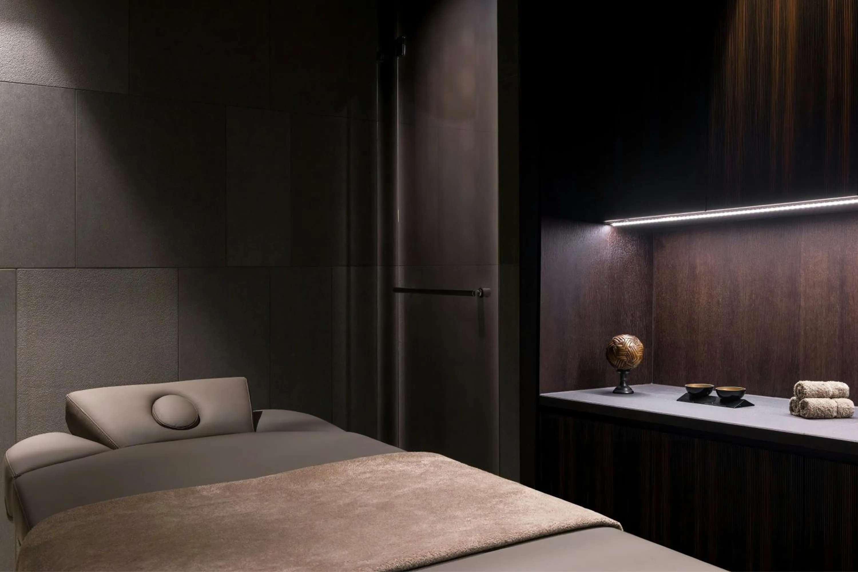 Spa and wellness centre/facilities, Bed in Dorothea Hotel, Budapest, Autograph Collection