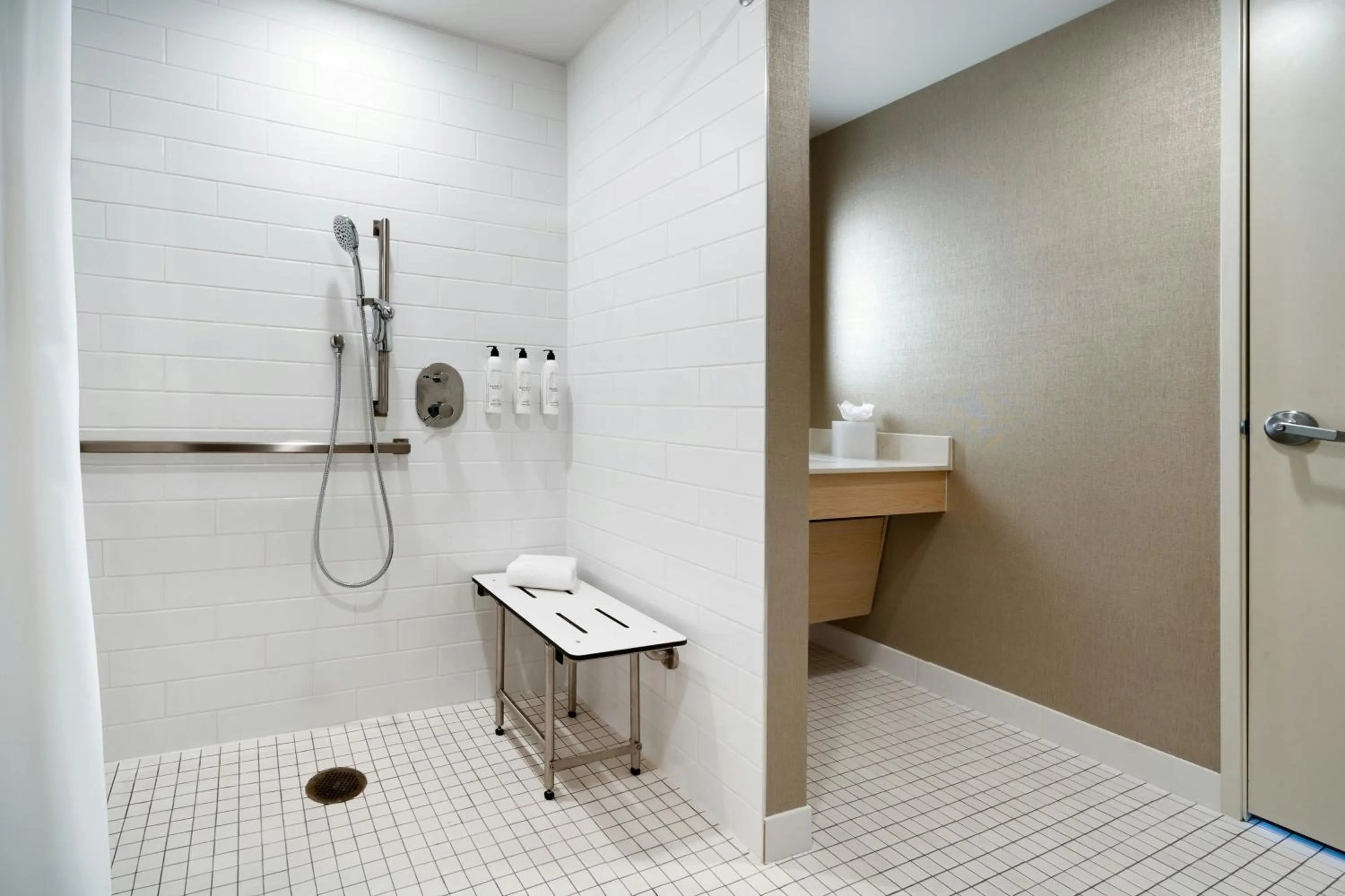 Bathroom in TownePlace Suites by Marriott Show Low