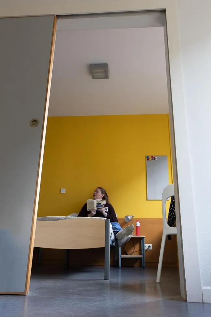 Bedroom, Bed in Youth Hostel van Gogh