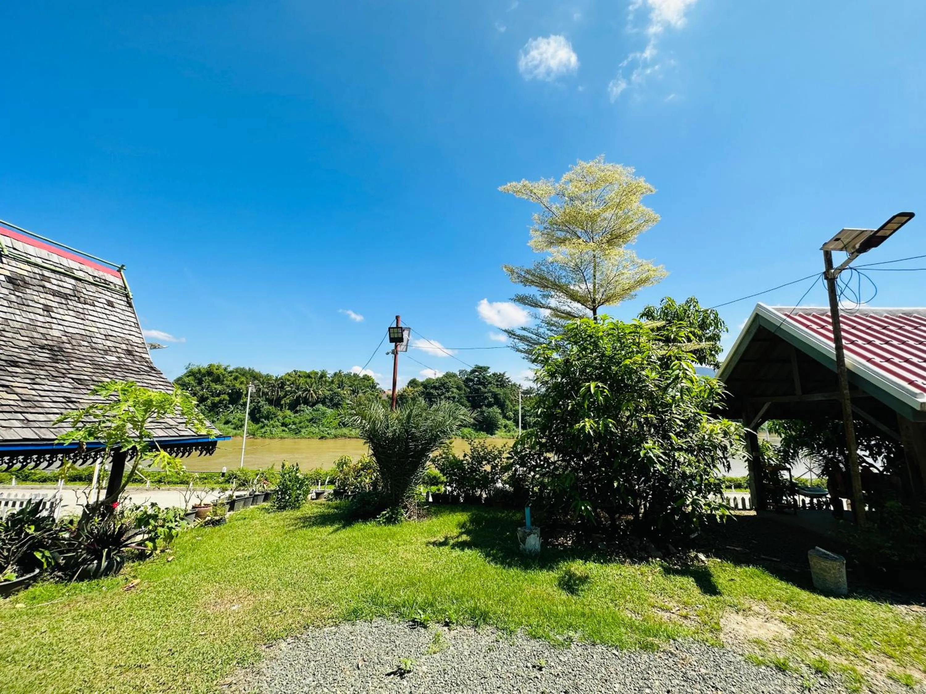 Spring in Kingkham Riverside Hotel