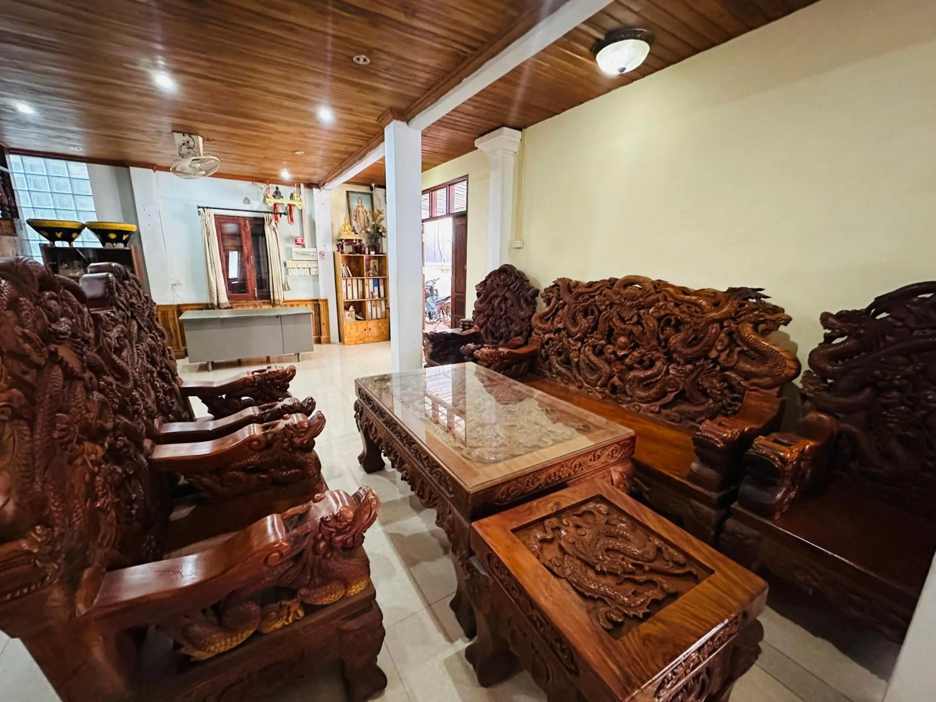 Living room in Kingkham Riverside Hotel