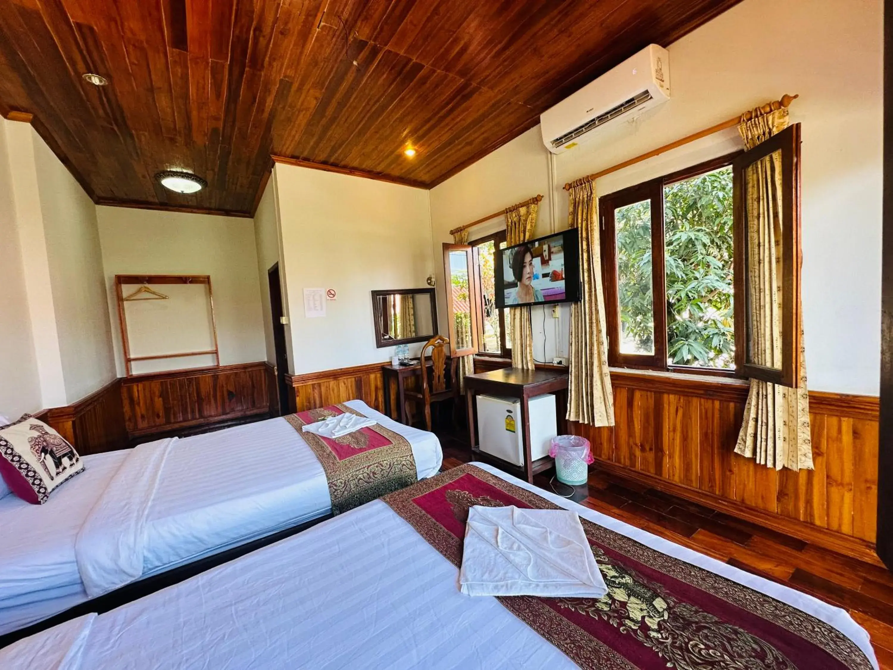 Communal lounge/ TV room, Bed in Kingkham Riverside Hotel Communal lounge/ TV room, Bed in Kingkham Riverside Hotel