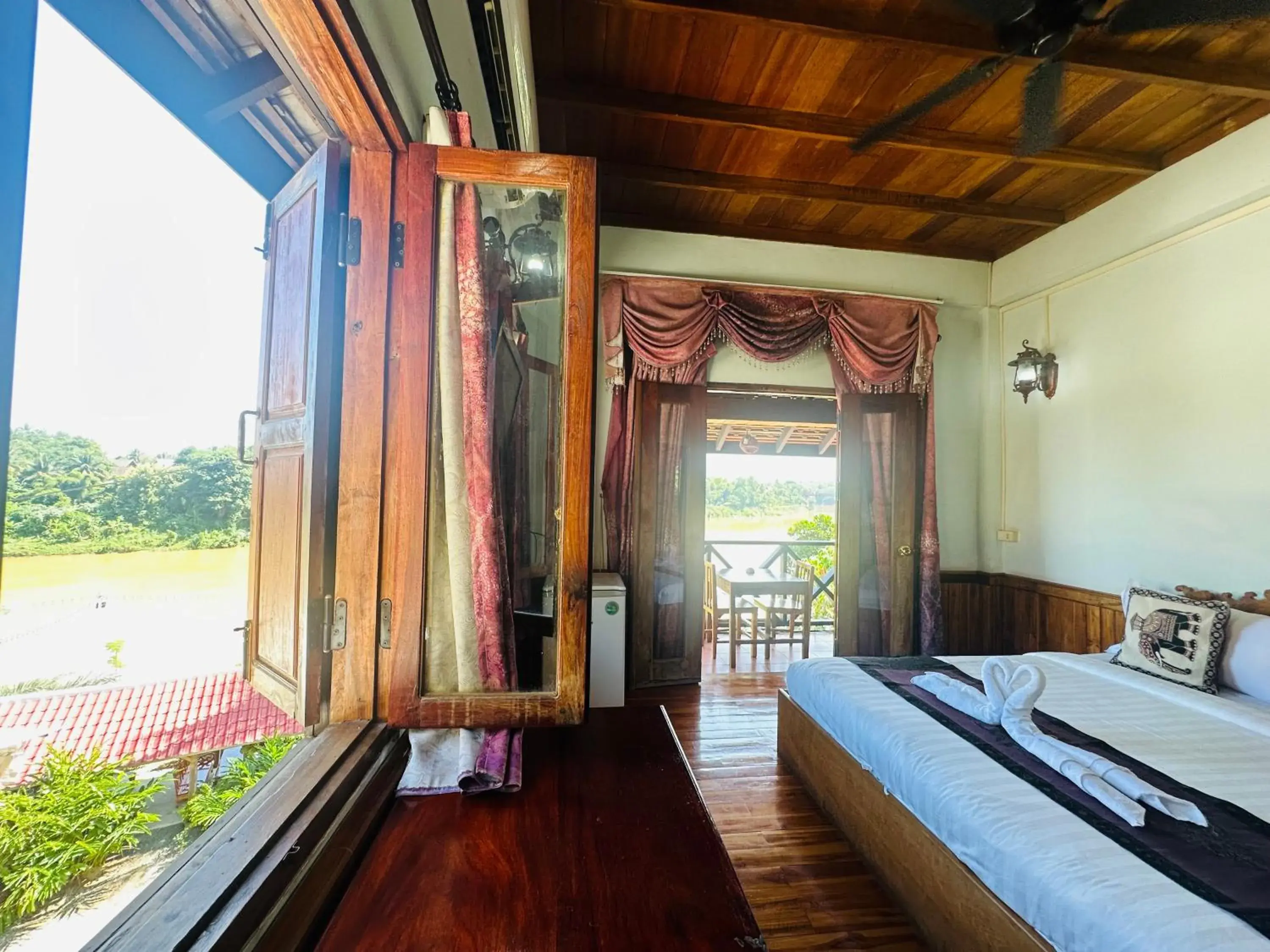 Patio, Bed in Kingkham Riverside Hotel Patio, Bed in Kingkham Riverside Hotel