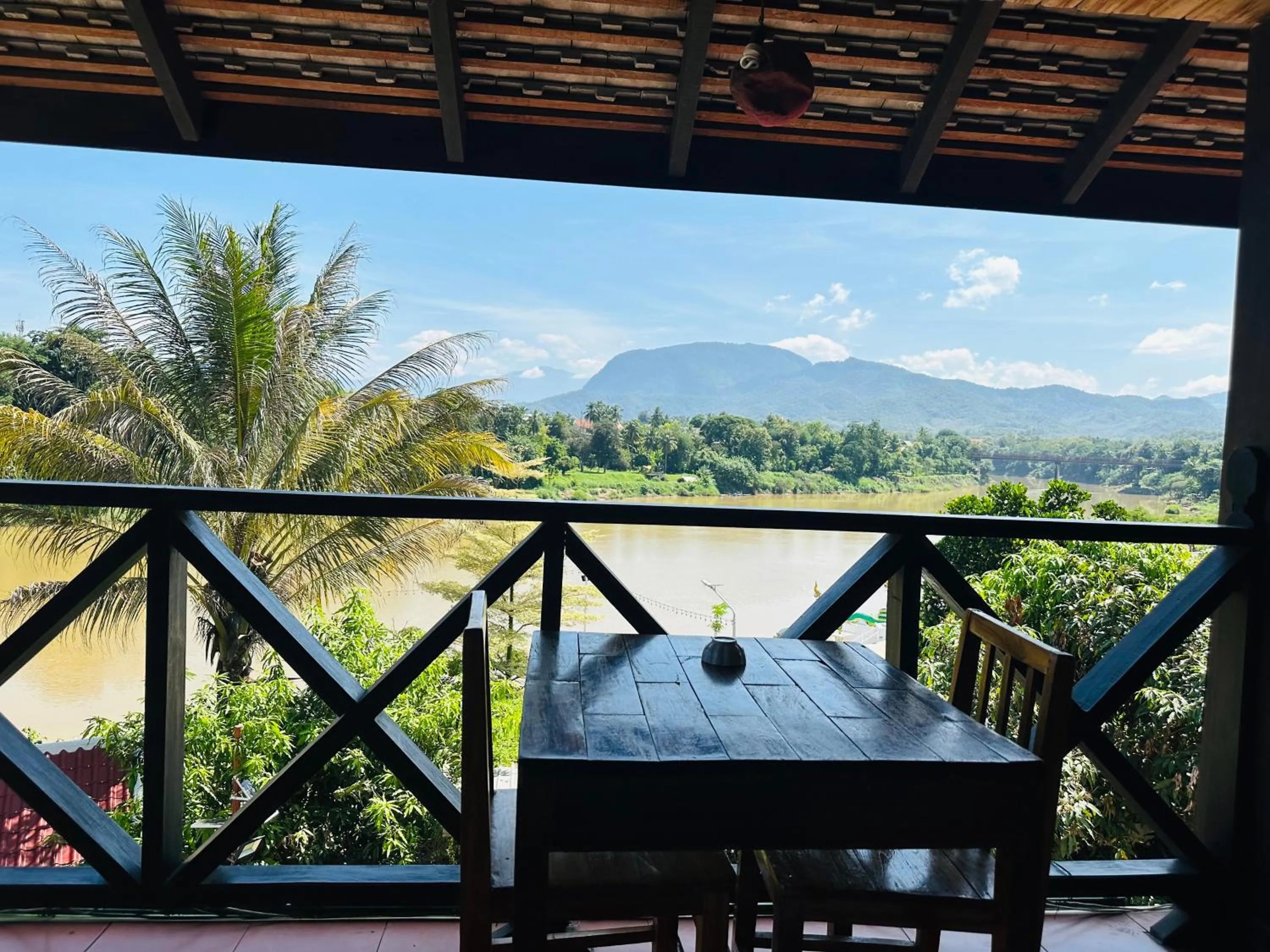 Patio in Kingkham Riverside Hotel