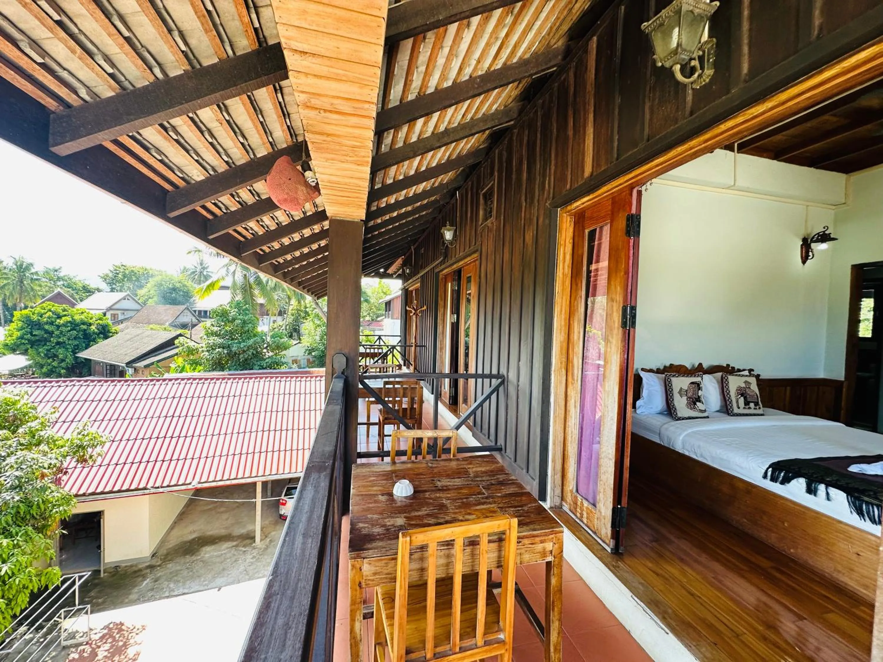 Patio, Bed in Kingkham Riverside Hotel