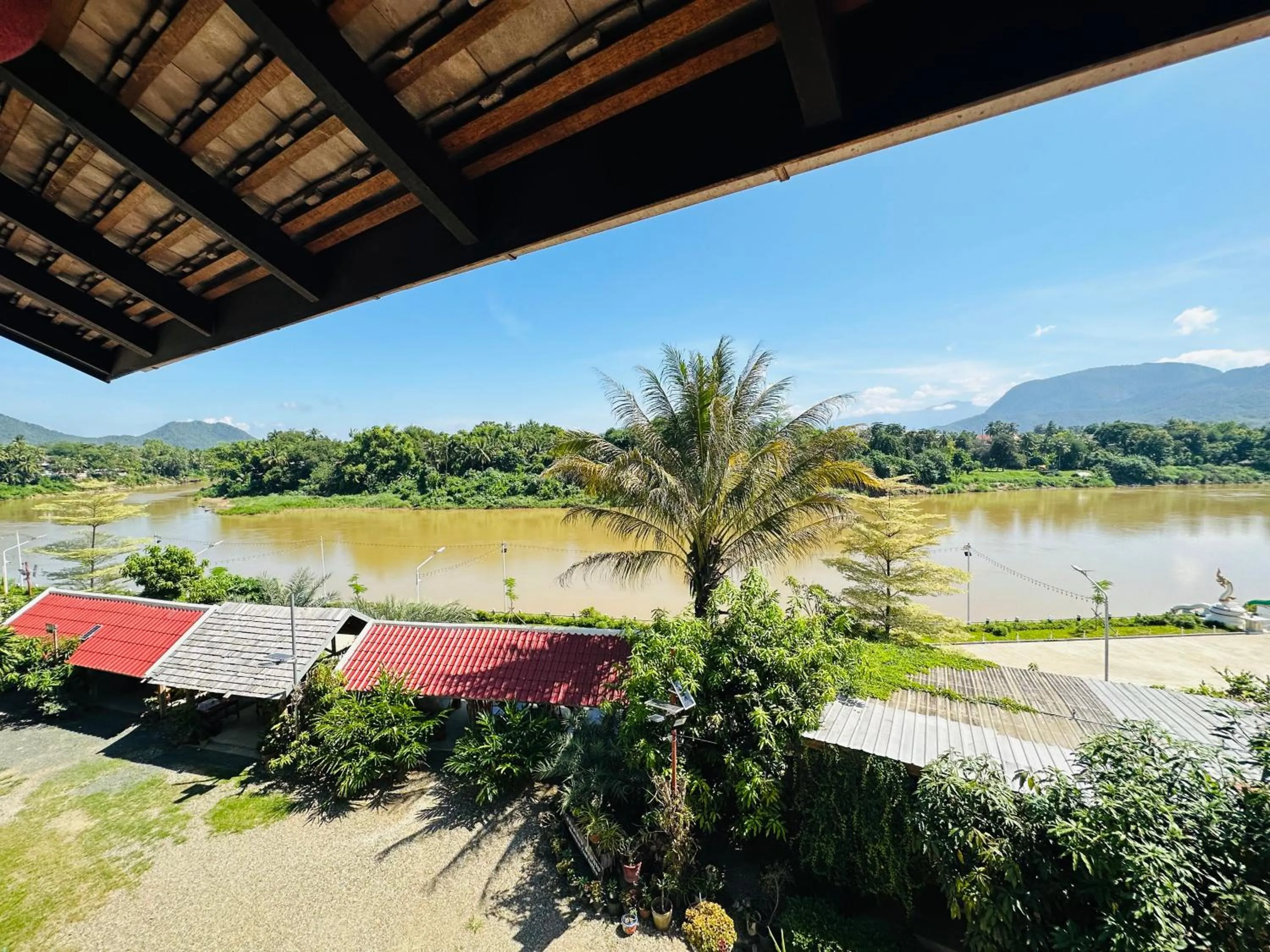 Day in Kingkham Riverside Hotel