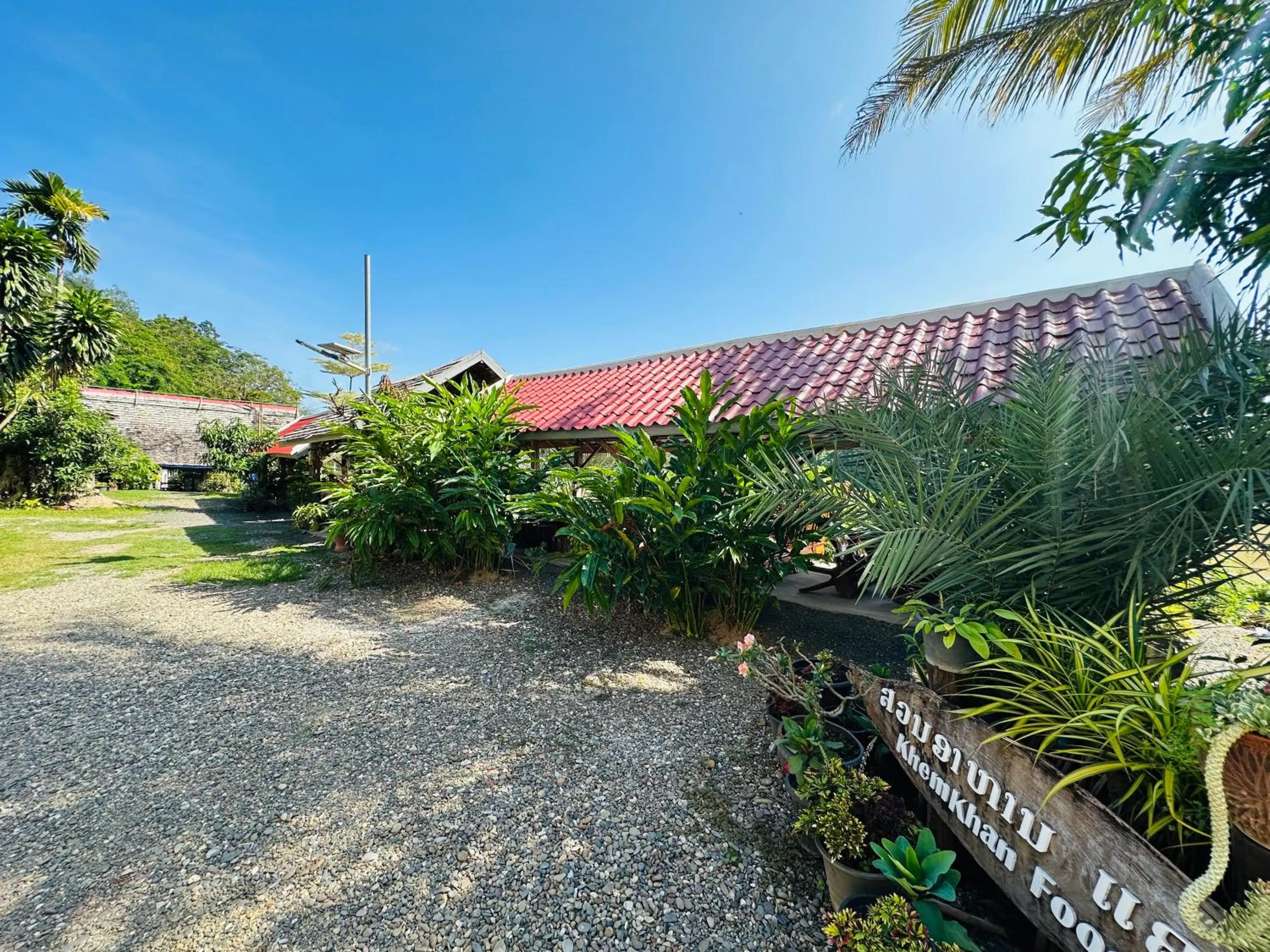 Spring in Kingkham Riverside Hotel