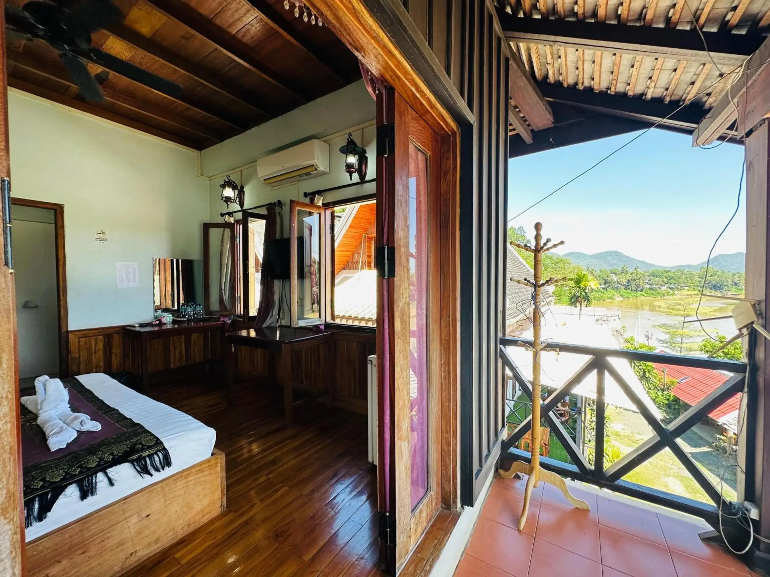 Bed in Kingkham Riverside Hotel Bed in Kingkham Riverside Hotel