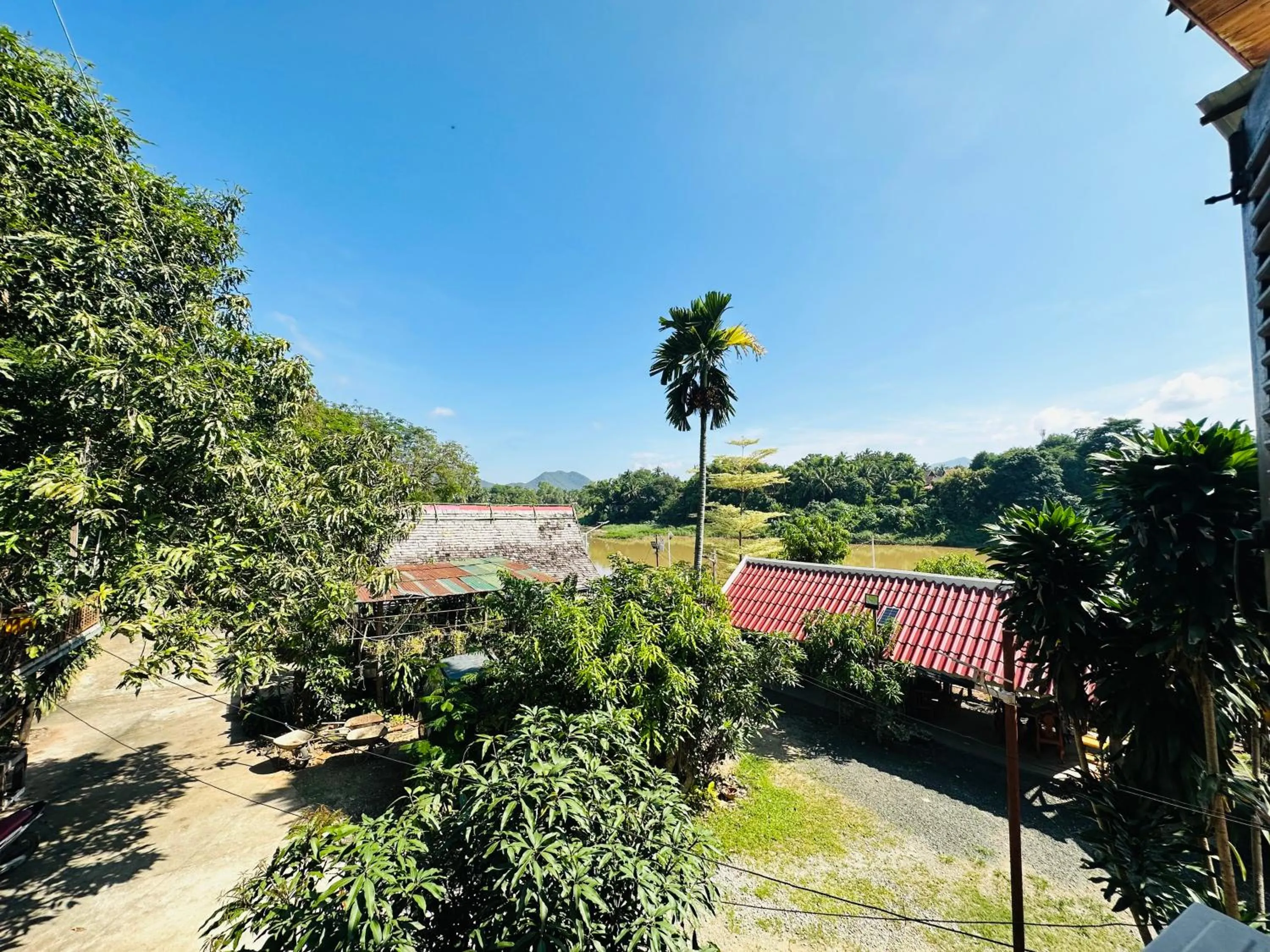 Spring in Kingkham Riverside Hotel