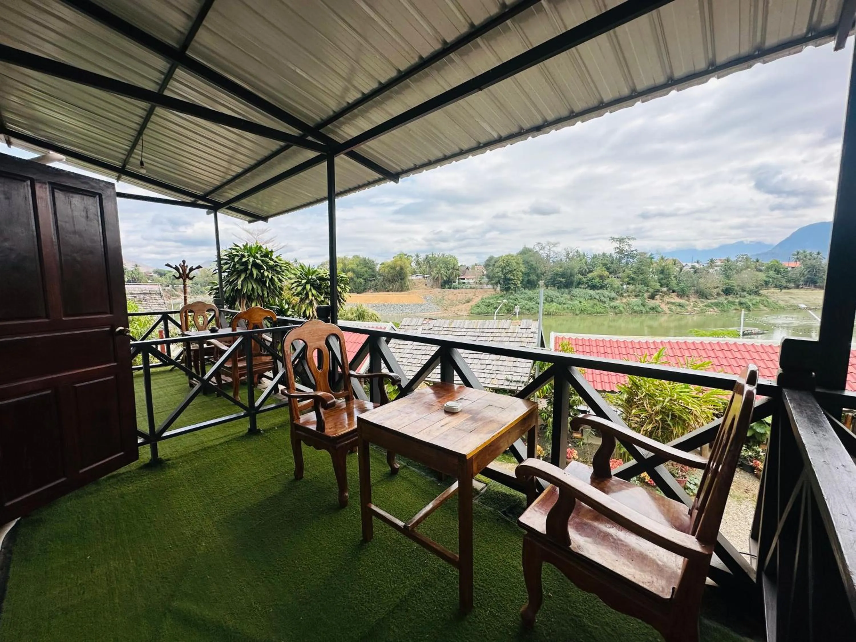 Balcony/Terrace in Kingkham Riverside Hotel