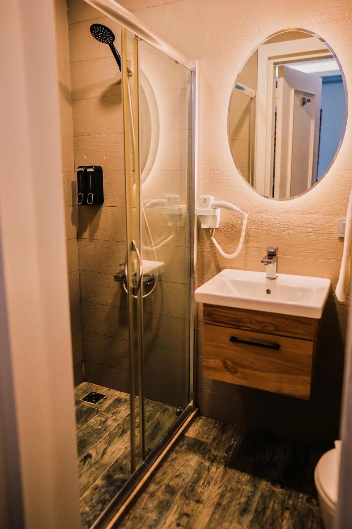 Shower in Taksim Santa Lucia Hotel